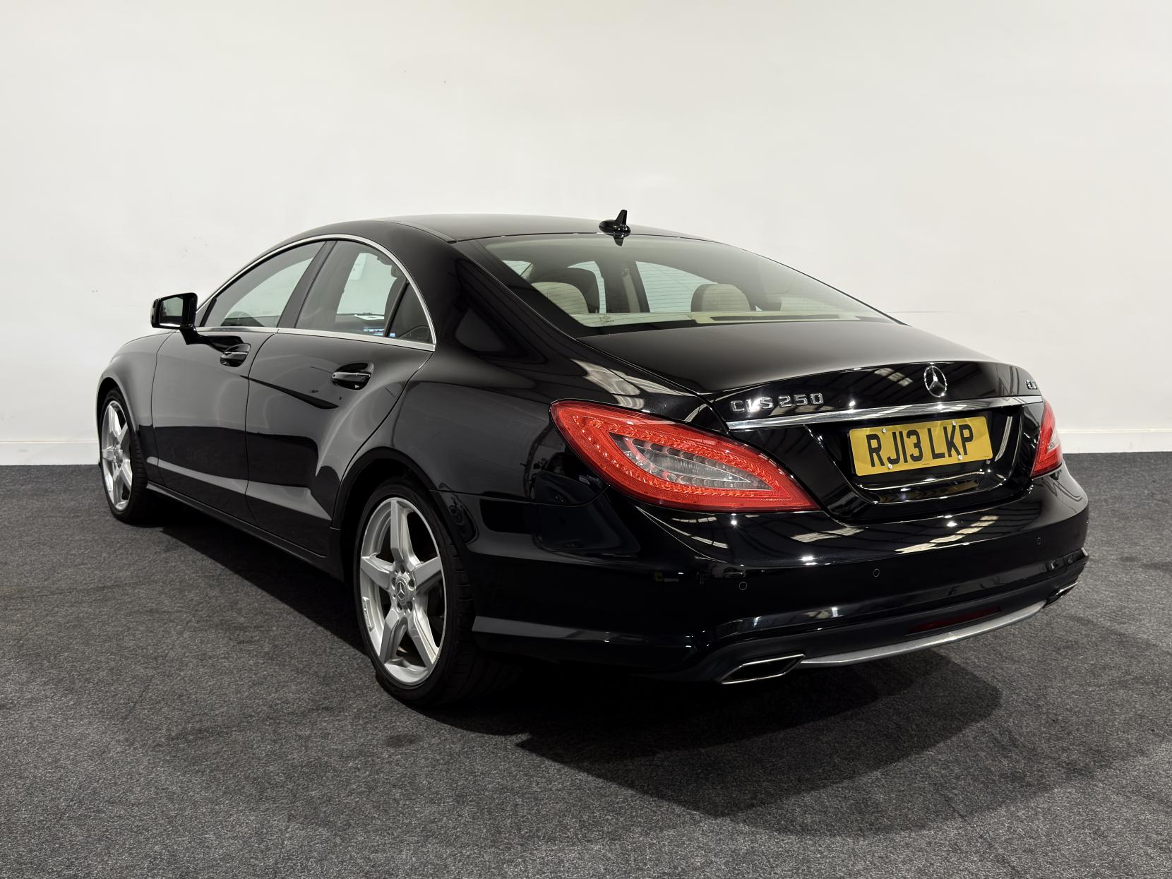Mercedes-Benz CLS 2.1 CLS250 CDI AMG Sport Coupe 4dr Diesel G-Tronic+ Euro 5 (s/s) (204 ps)