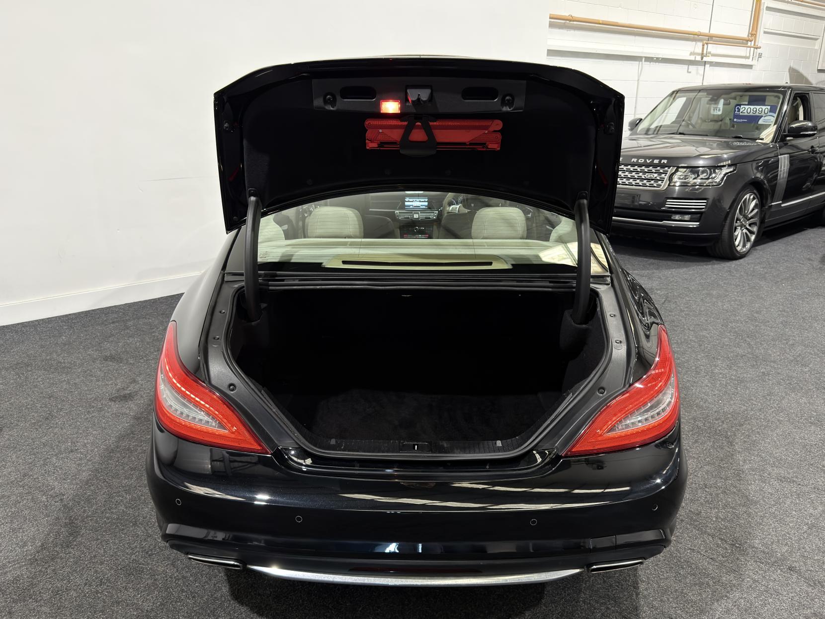 Mercedes-Benz CLS 2.1 CLS250 CDI AMG Sport Coupe 4dr Diesel G-Tronic+ Euro 5 (s/s) (204 ps)