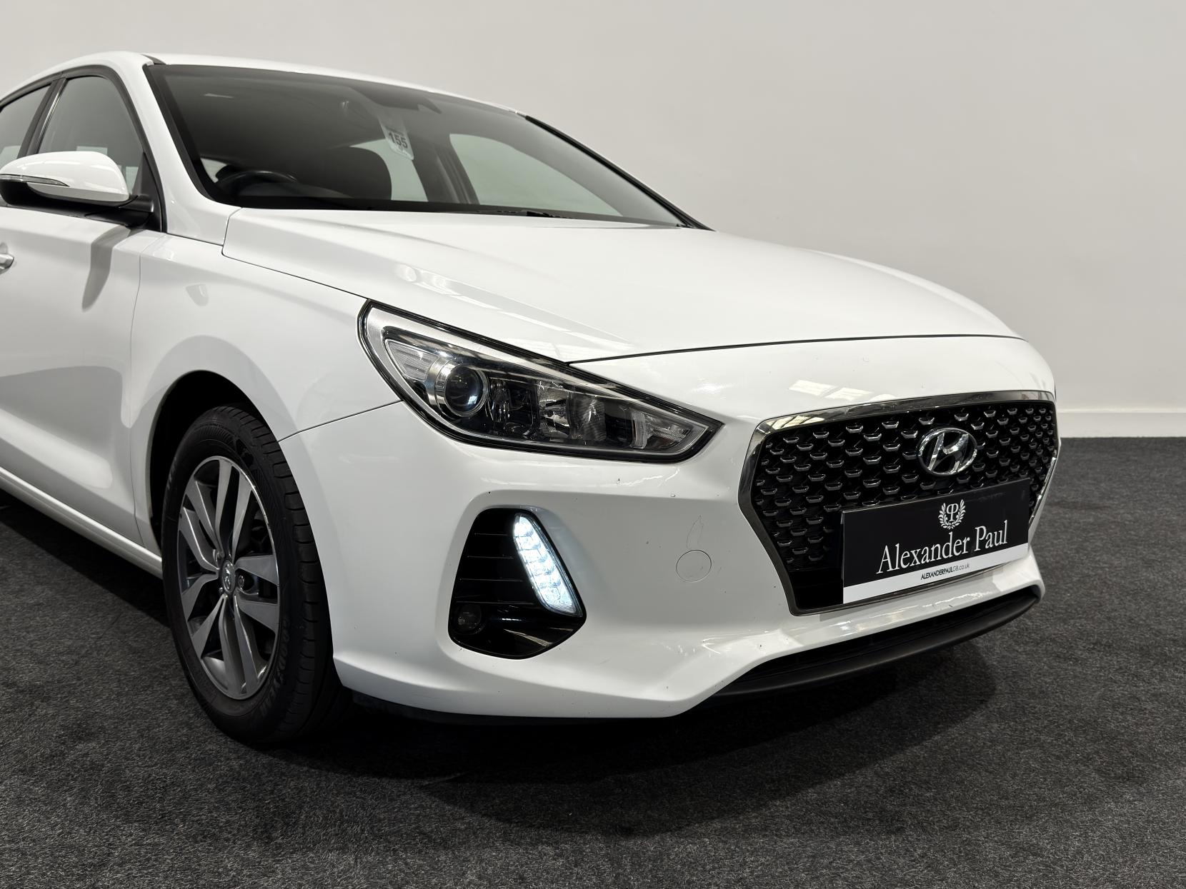 Hyundai i30 1.6 CRDi Blue Drive SE Hatchback 5dr Diesel Manual Euro 6 (s/s) (110 ps)