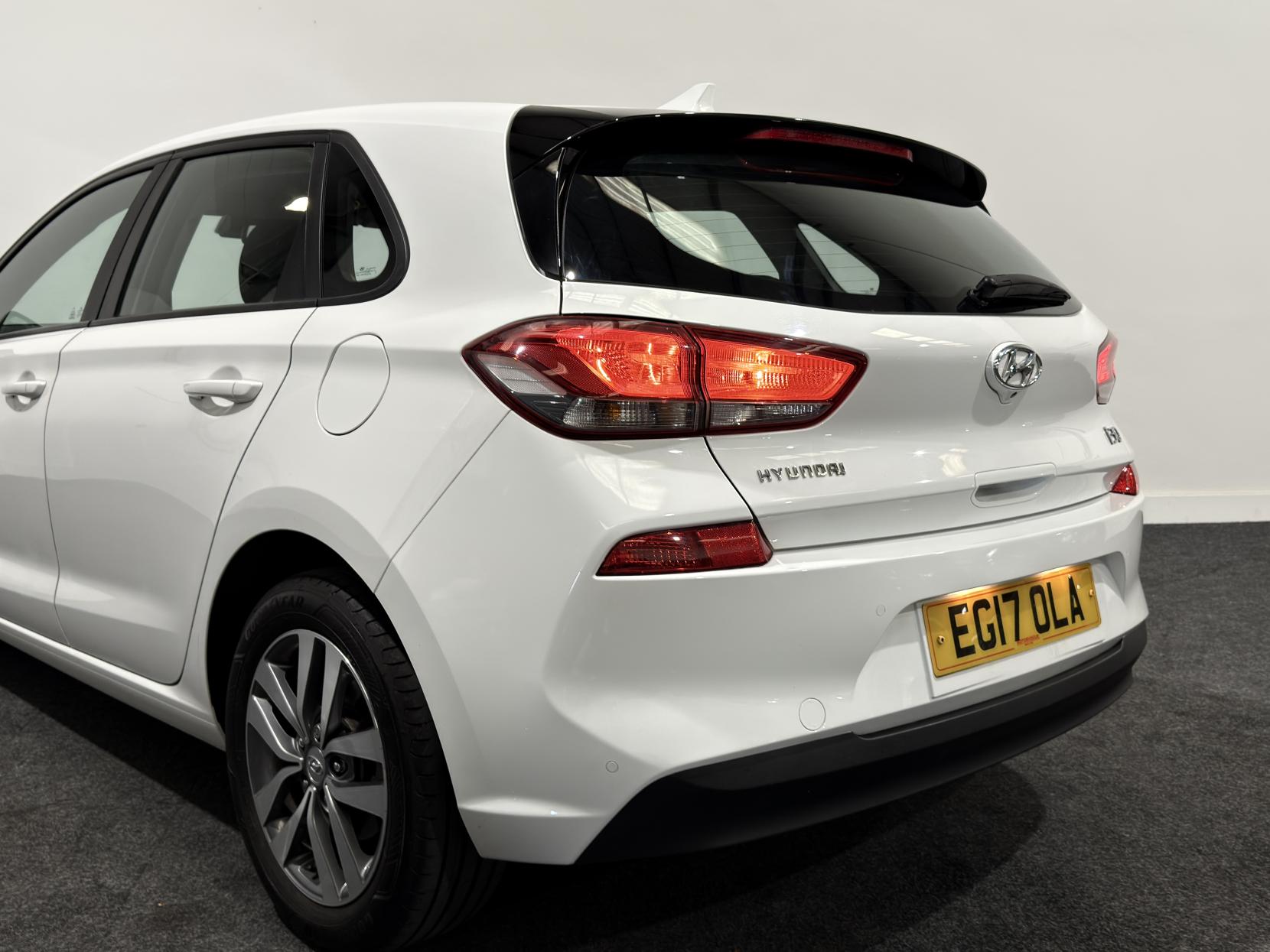 Hyundai i30 1.6 CRDi Blue Drive SE Hatchback 5dr Diesel Manual Euro 6 (s/s) (110 ps)