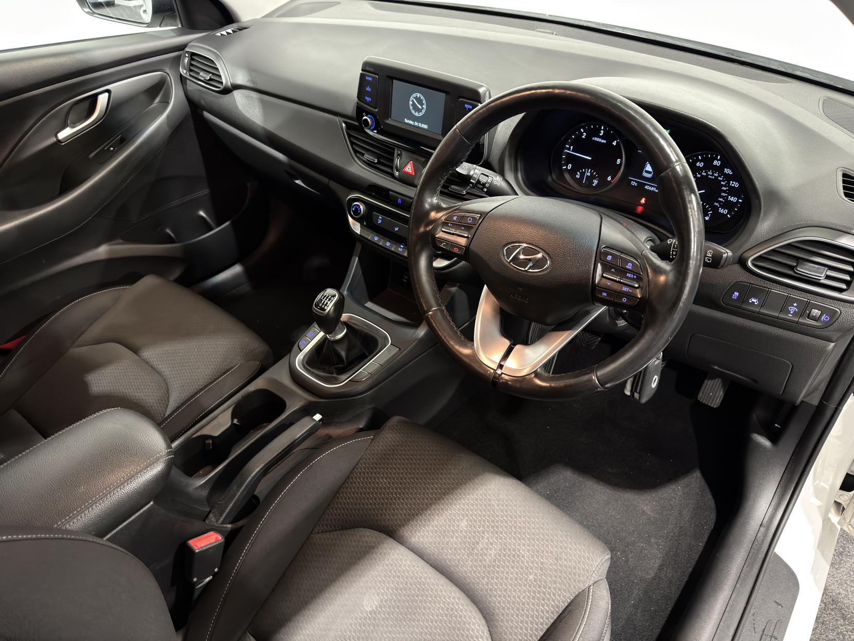 Hyundai i30 1.6 CRDi Blue Drive SE Hatchback 5dr Diesel Manual Euro 6 (s/s) (110 ps)