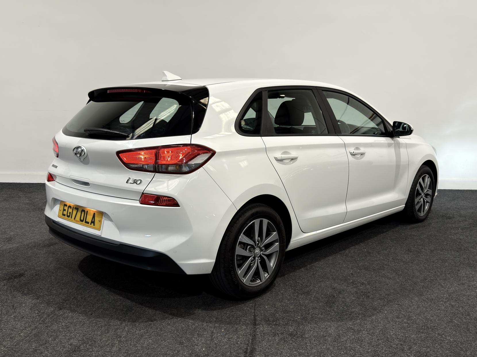 Hyundai i30 1.6 CRDi Blue Drive SE Hatchback 5dr Diesel Manual Euro 6 (s/s) (110 ps)