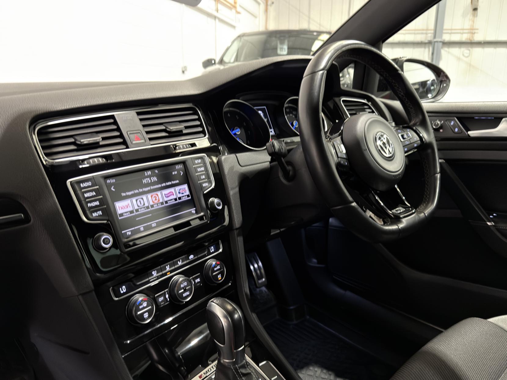 Volkswagen Golf 2.0 TSI BlueMotion Tech R Hatchback 3dr Petrol DSG 4Motion Euro 6 (s/s) (300 ps)