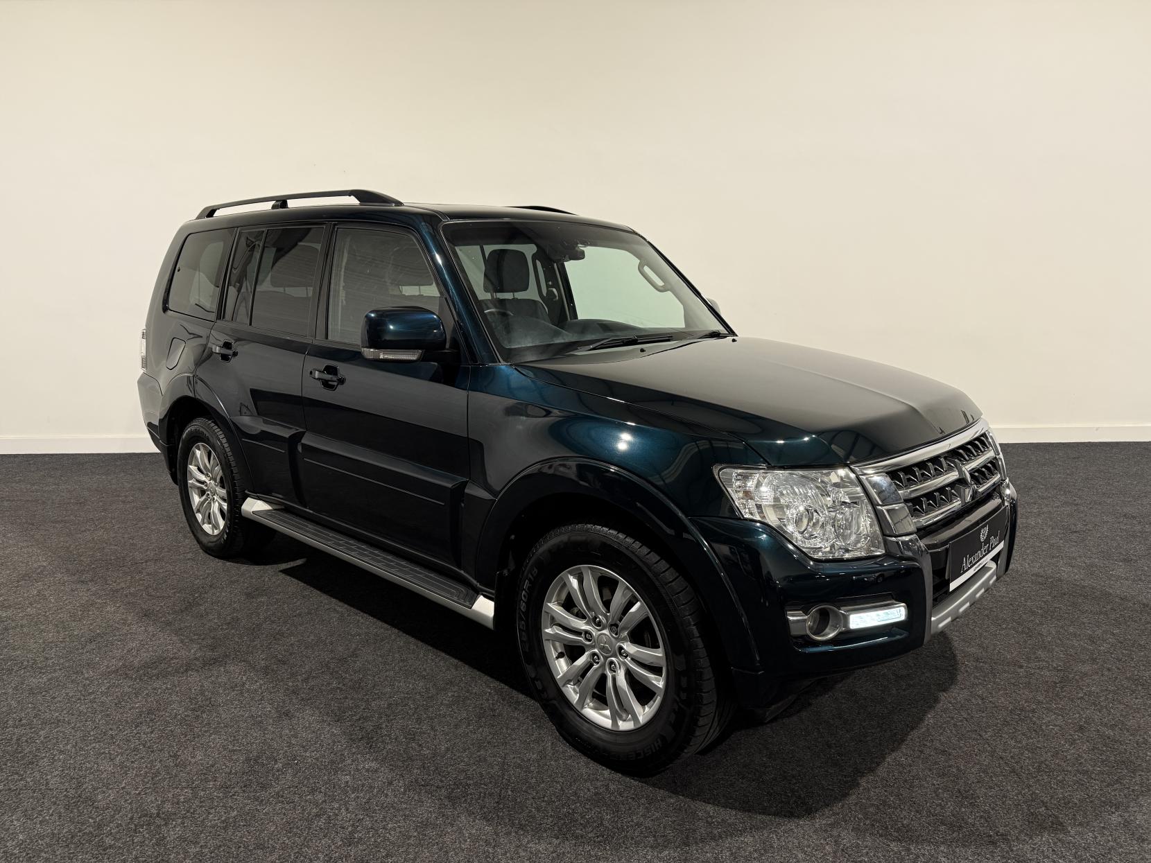 Mitsubishi Shogun 3.2 DI-DC SG3 SUV 5dr Diesel Auto 4WD Euro 6 LWB (187 ps)