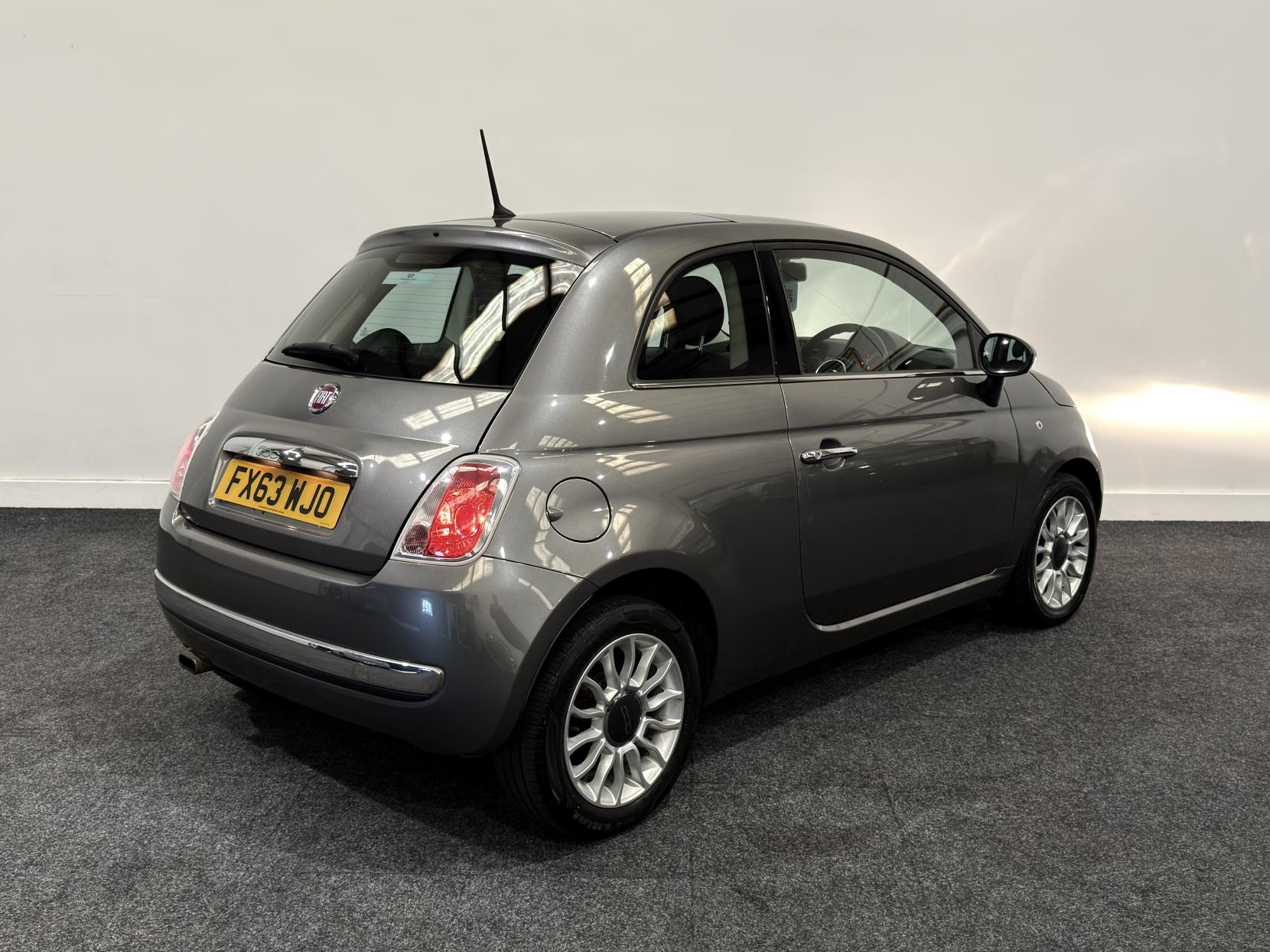 Fiat 500 1.2 Lounge Hatchback 3dr Petrol Manual Euro 4 (69 bhp)