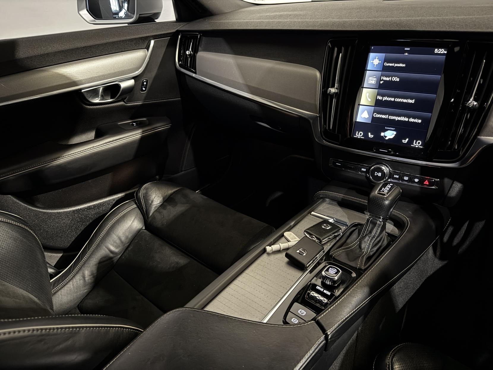 Volvo V90 2.0 D5 PowerPulse R-Design Pro Estate 5dr Diesel Auto AWD Euro 6 (s/s) (235 ps)