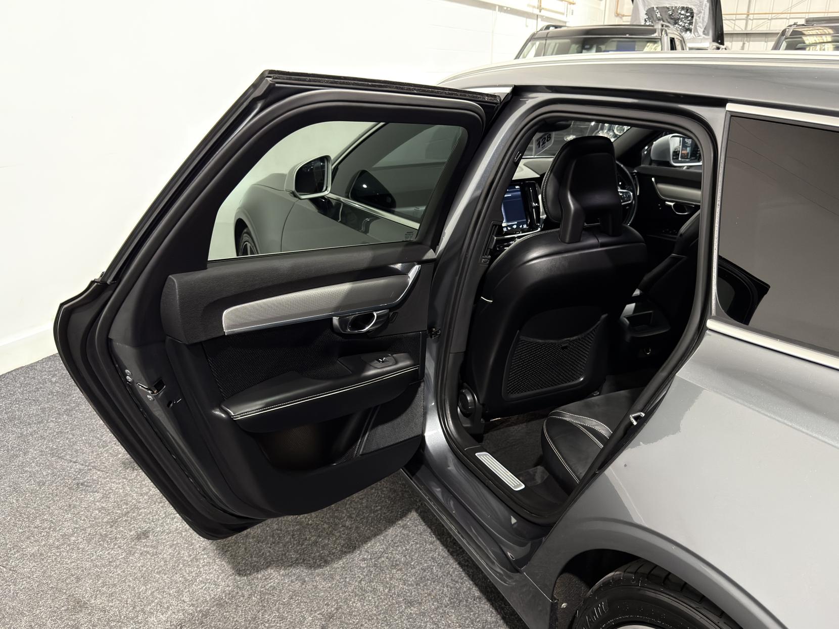 Volvo V90 2.0 D5 PowerPulse R-Design Pro Estate 5dr Diesel Auto AWD Euro 6 (s/s) (235 ps)