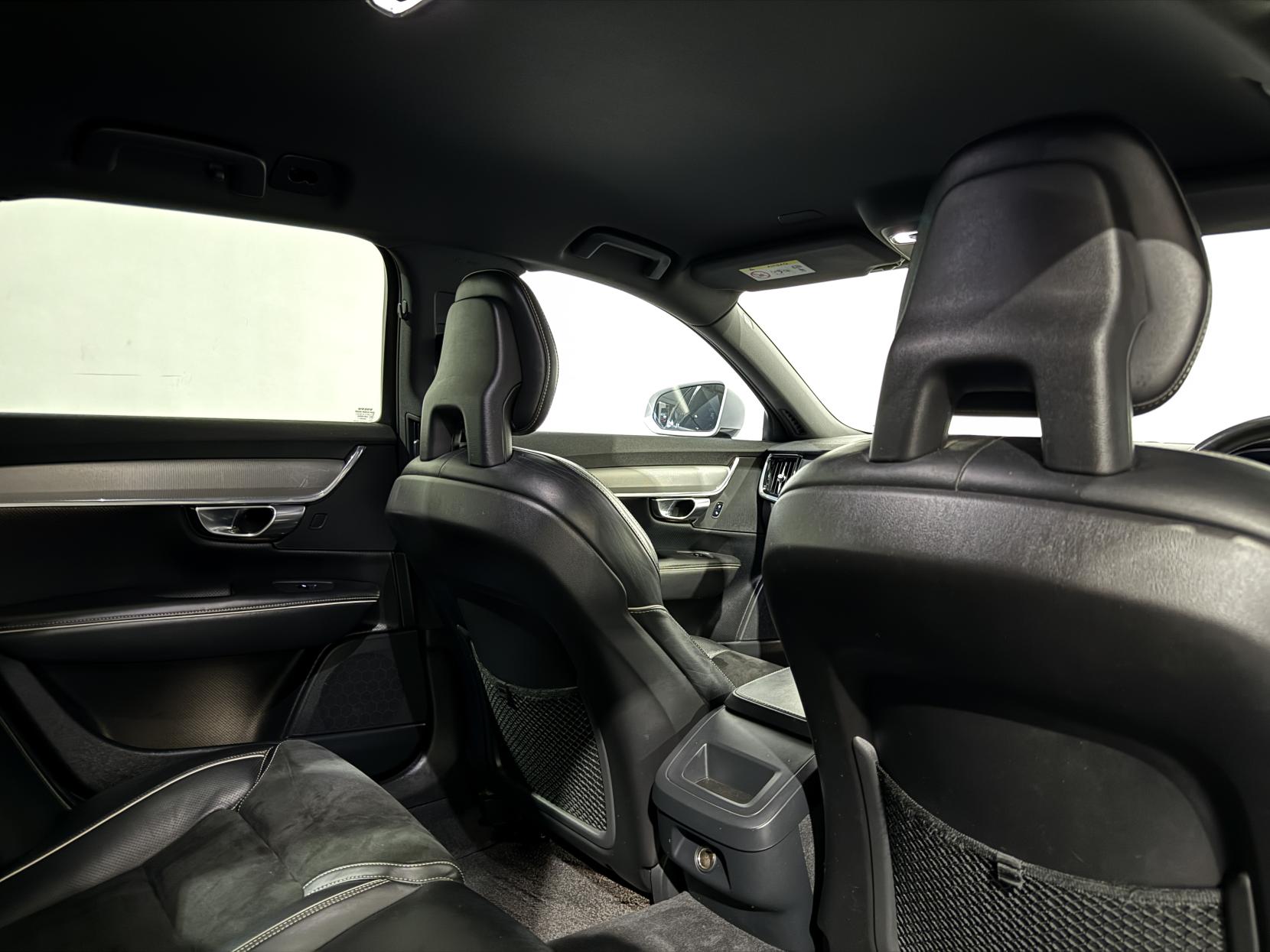 Volvo V90 2.0 D5 PowerPulse R-Design Pro Estate 5dr Diesel Auto AWD Euro 6 (s/s) (235 ps)
