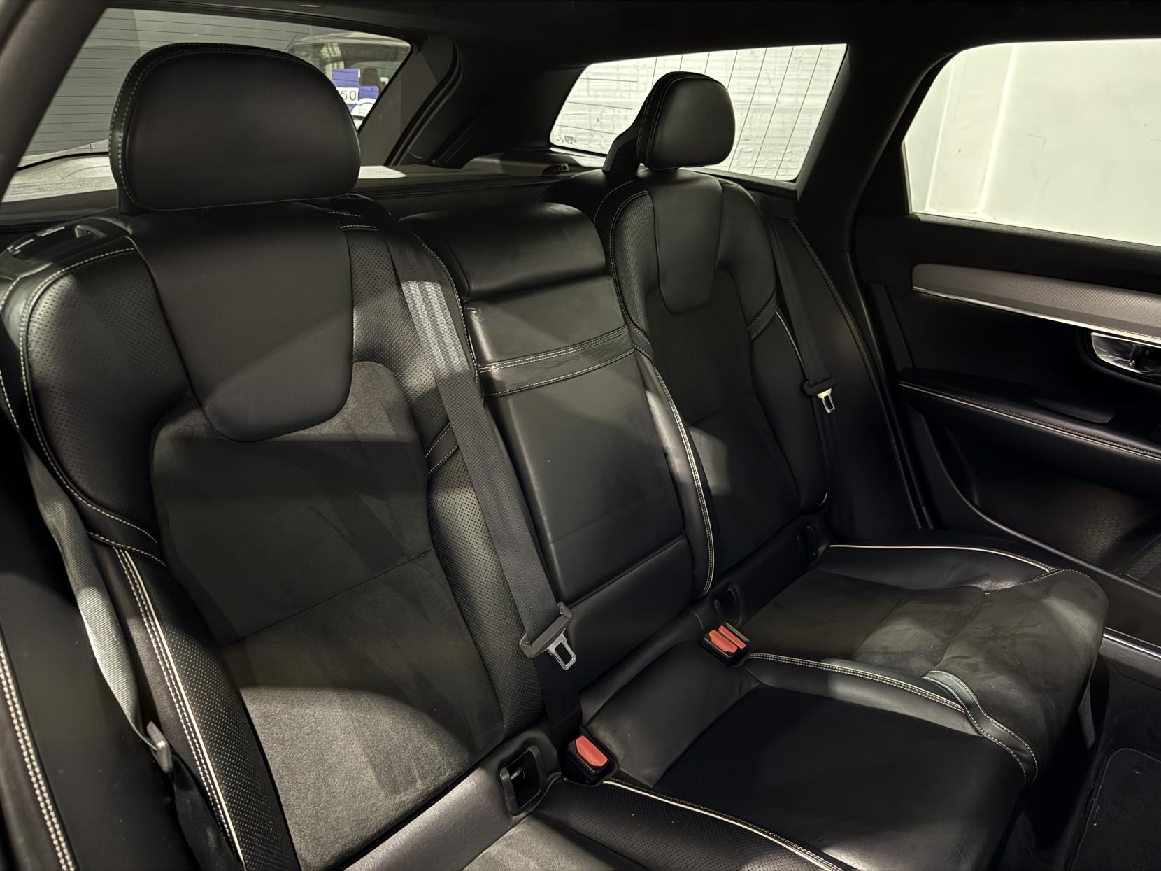 Volvo V90 2.0 D5 PowerPulse R-Design Pro Estate 5dr Diesel Auto AWD Euro 6 (s/s) (235 ps)
