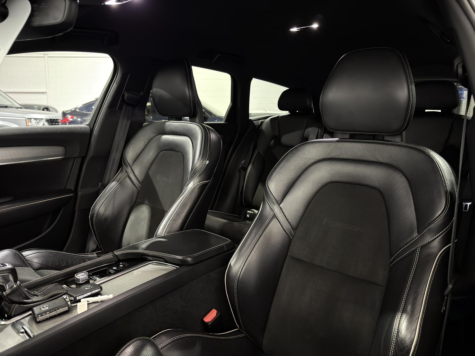 Volvo V90 2.0 D5 PowerPulse R-Design Pro Estate 5dr Diesel Auto AWD Euro 6 (s/s) (235 ps)