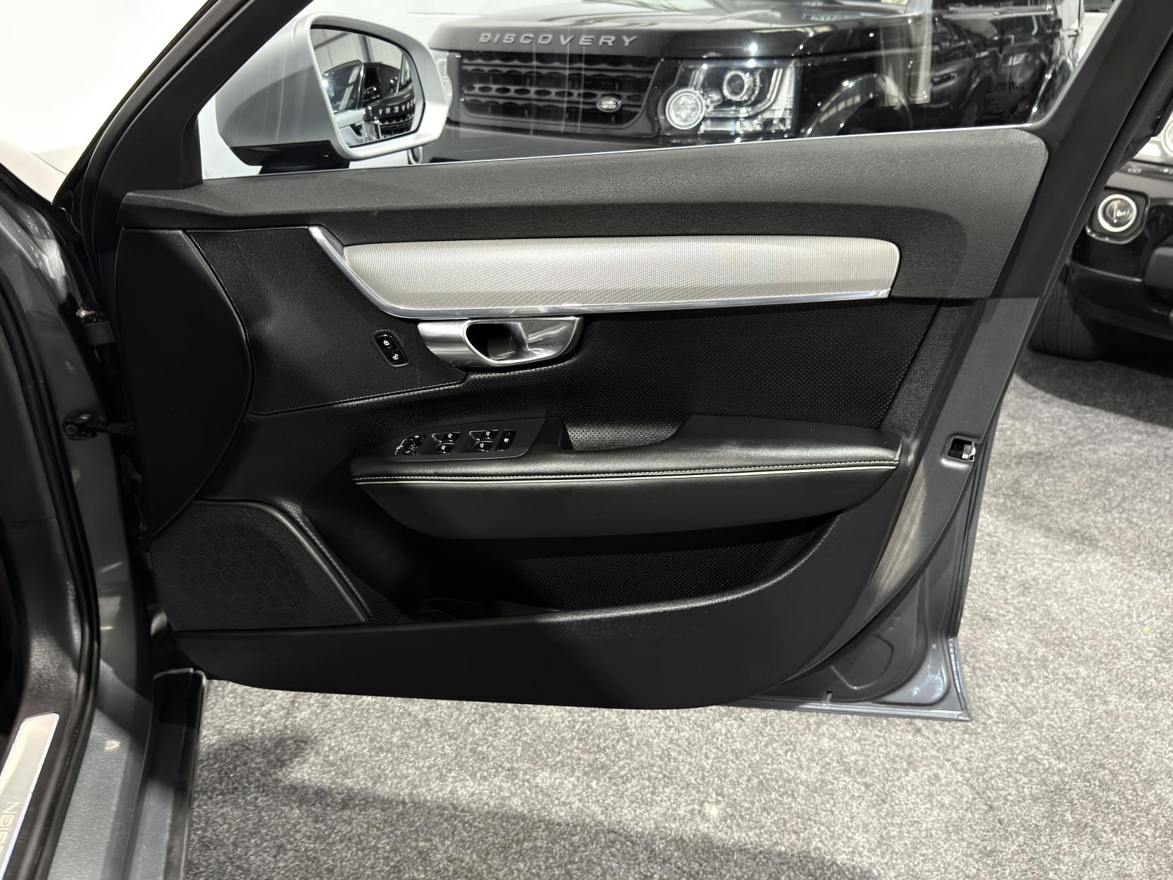 Volvo V90 2.0 D5 PowerPulse R-Design Pro Estate 5dr Diesel Auto AWD Euro 6 (s/s) (235 ps)