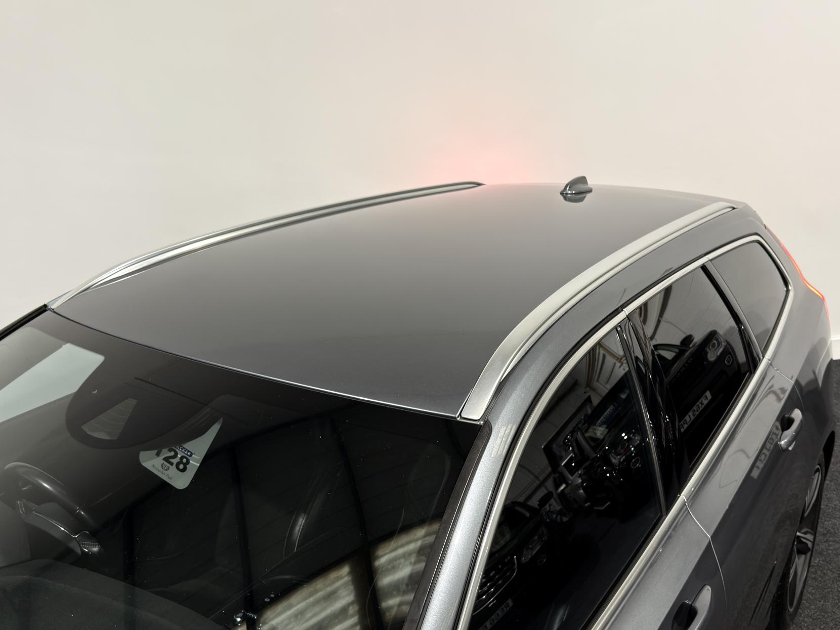 Volvo V90 2.0 D5 PowerPulse R-Design Pro Estate 5dr Diesel Auto AWD Euro 6 (s/s) (235 ps)