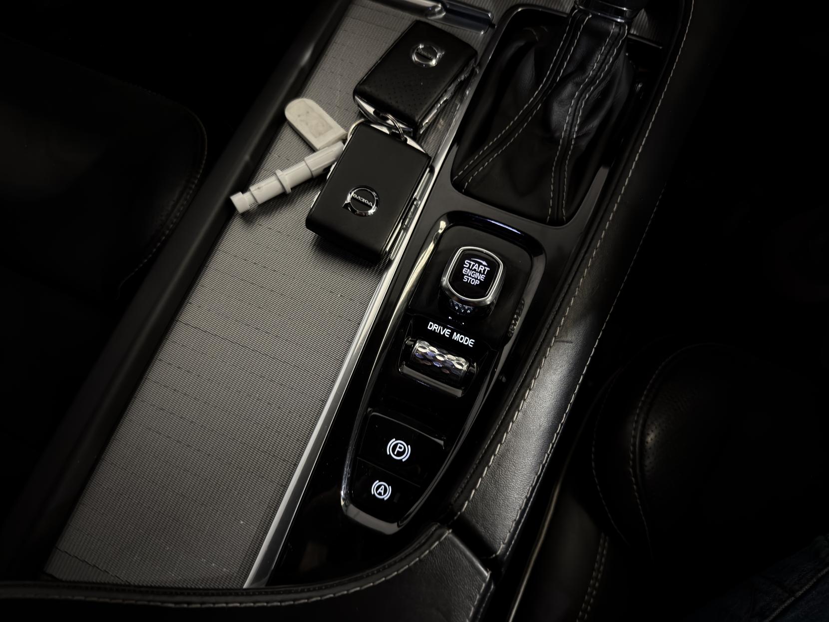 Volvo V90 2.0 D5 PowerPulse R-Design Pro Estate 5dr Diesel Auto AWD Euro 6 (s/s) (235 ps)