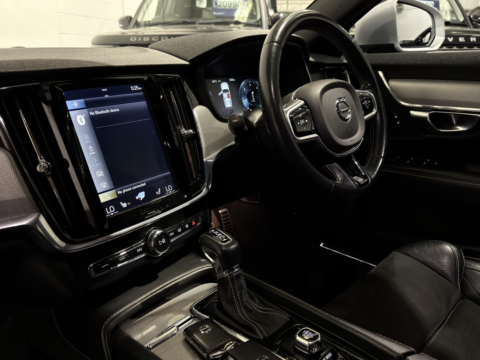 Volvo V90 2.0 D5 PowerPulse R-Design Pro Estate 5dr Diesel Auto AWD Euro 6 (s/s) (235 ps)