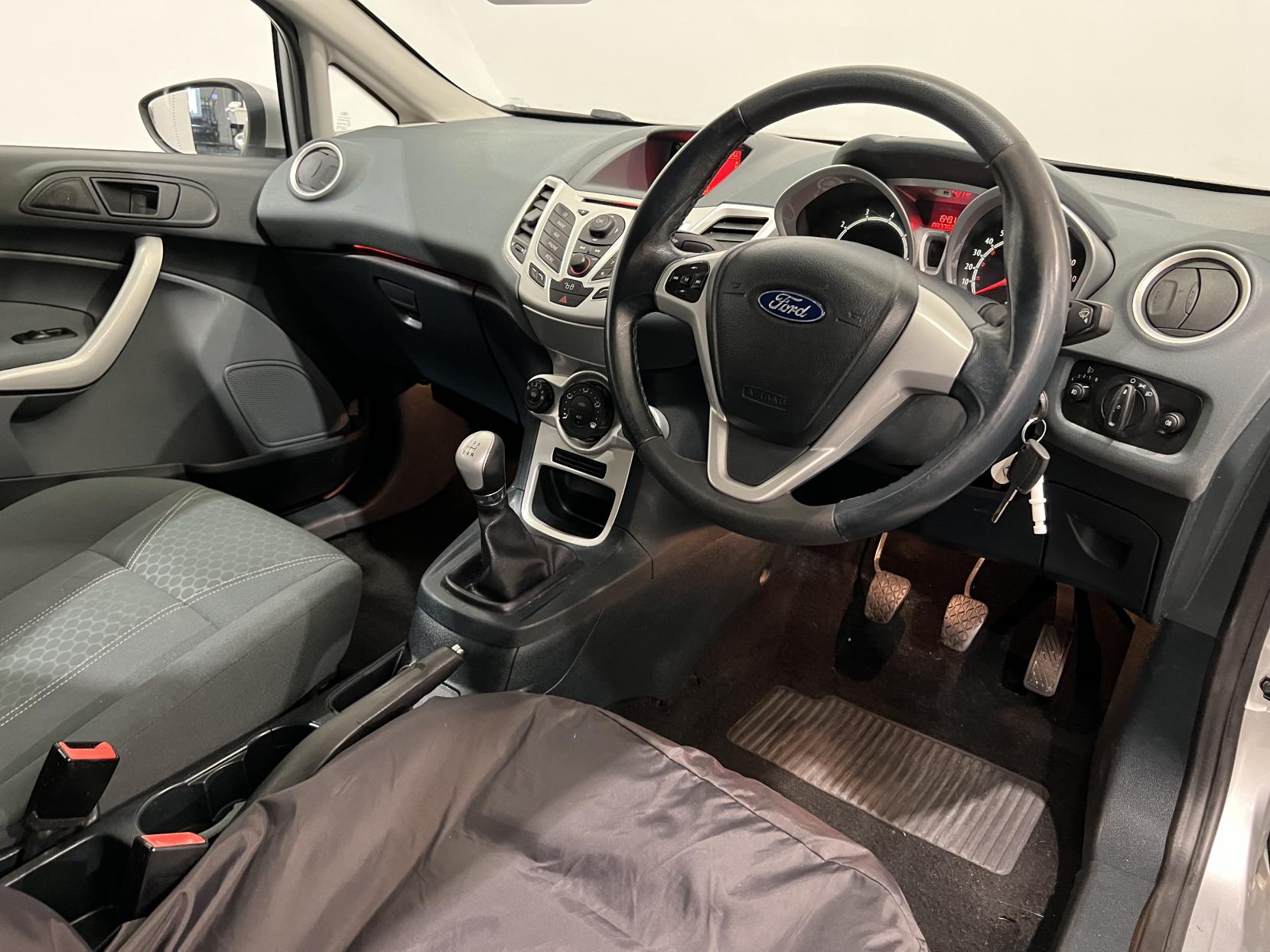Ford Fiesta 1.25 Zetec Hatchback 3dr Petrol Manual (133 g/km, 81 bhp)