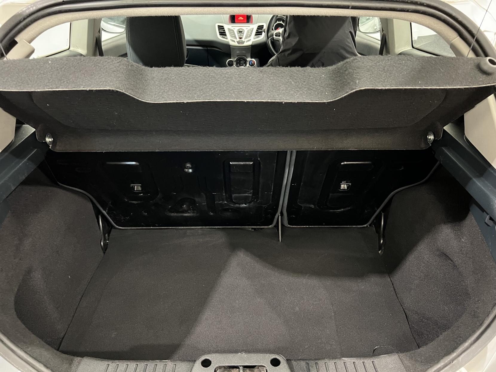 Ford Fiesta 1.25 Zetec Hatchback 3dr Petrol Manual (133 g/km, 81 bhp)
