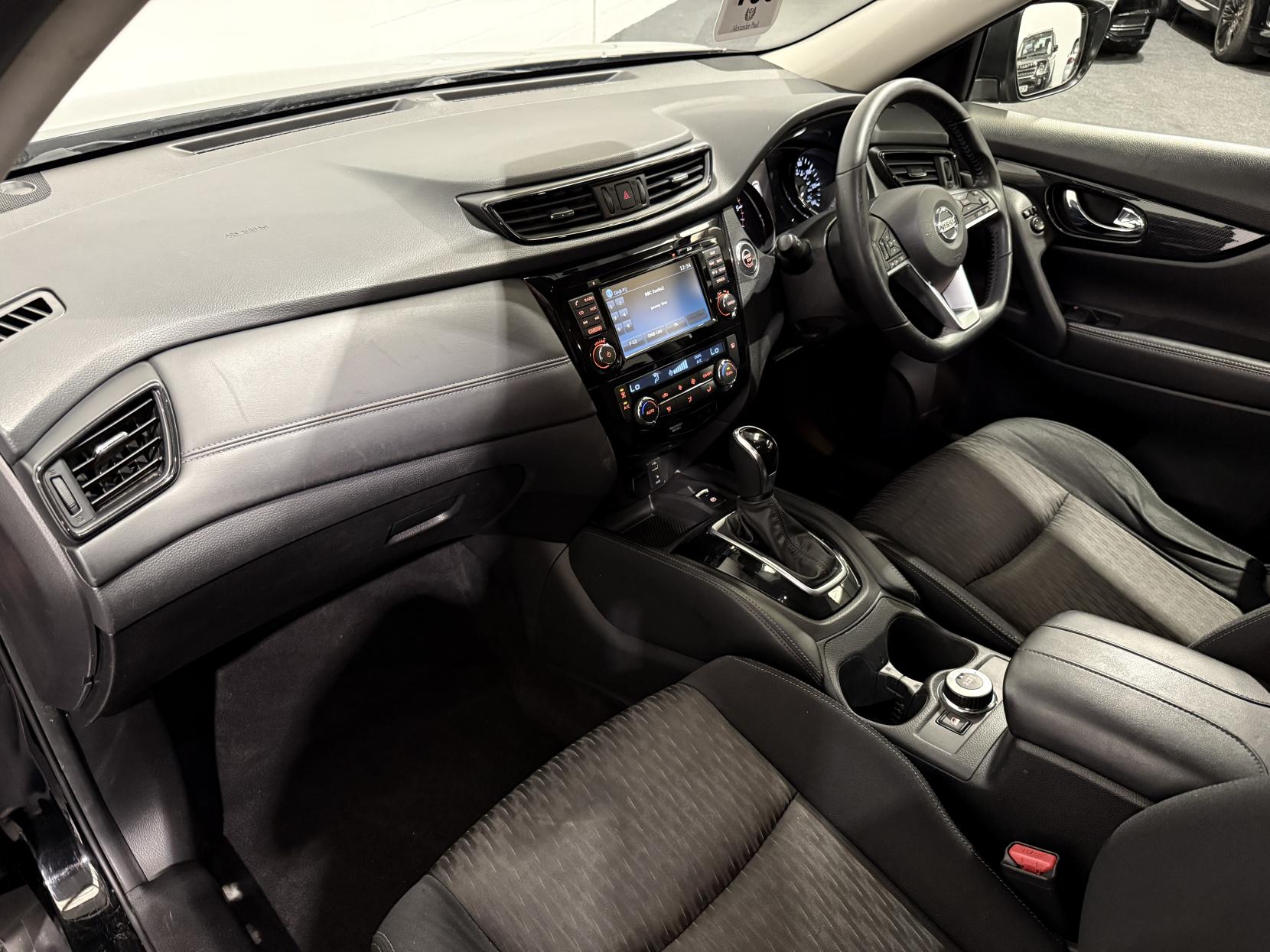 Nissan X-Trail 2.0 dCi N-Connecta SUV 5dr Diesel XTRON 4WD Euro 6 (s/s) (177 ps)
