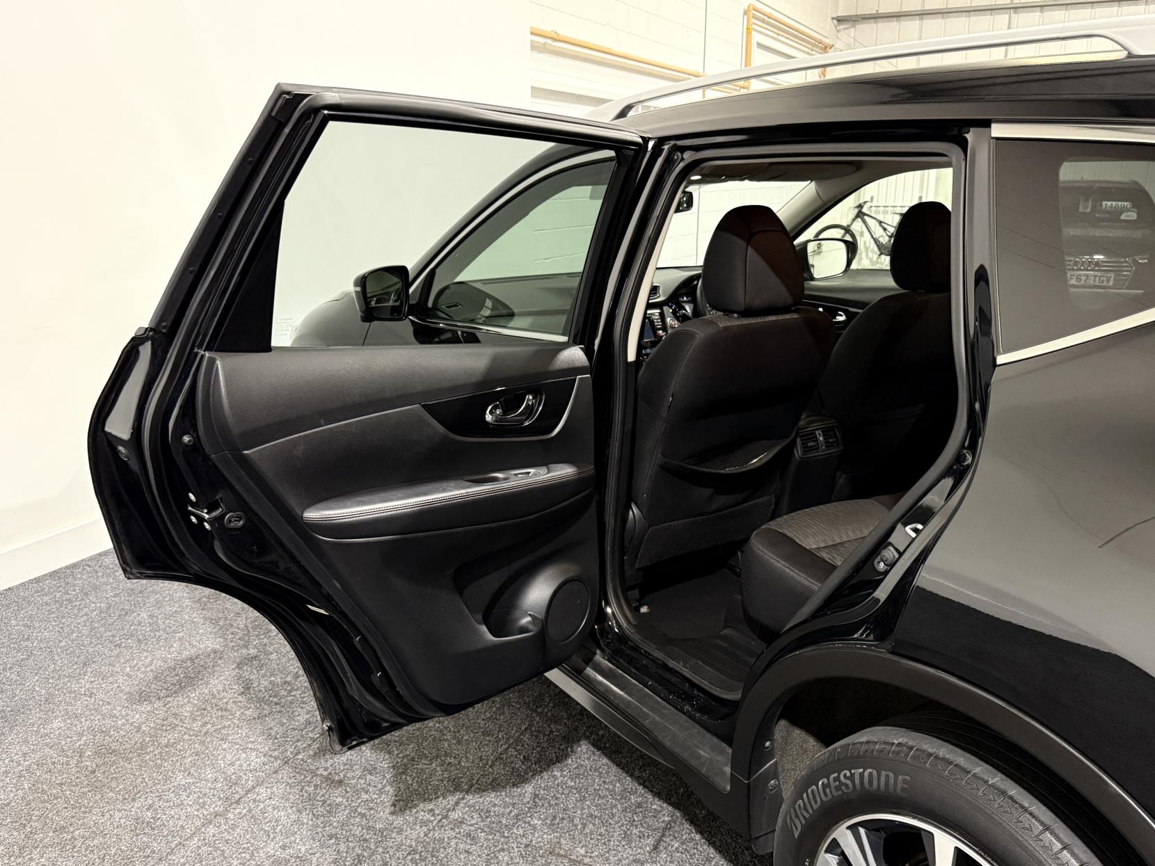 Nissan X-Trail 2.0 dCi N-Connecta SUV 5dr Diesel XTRON 4WD Euro 6 (s/s) (177 ps)