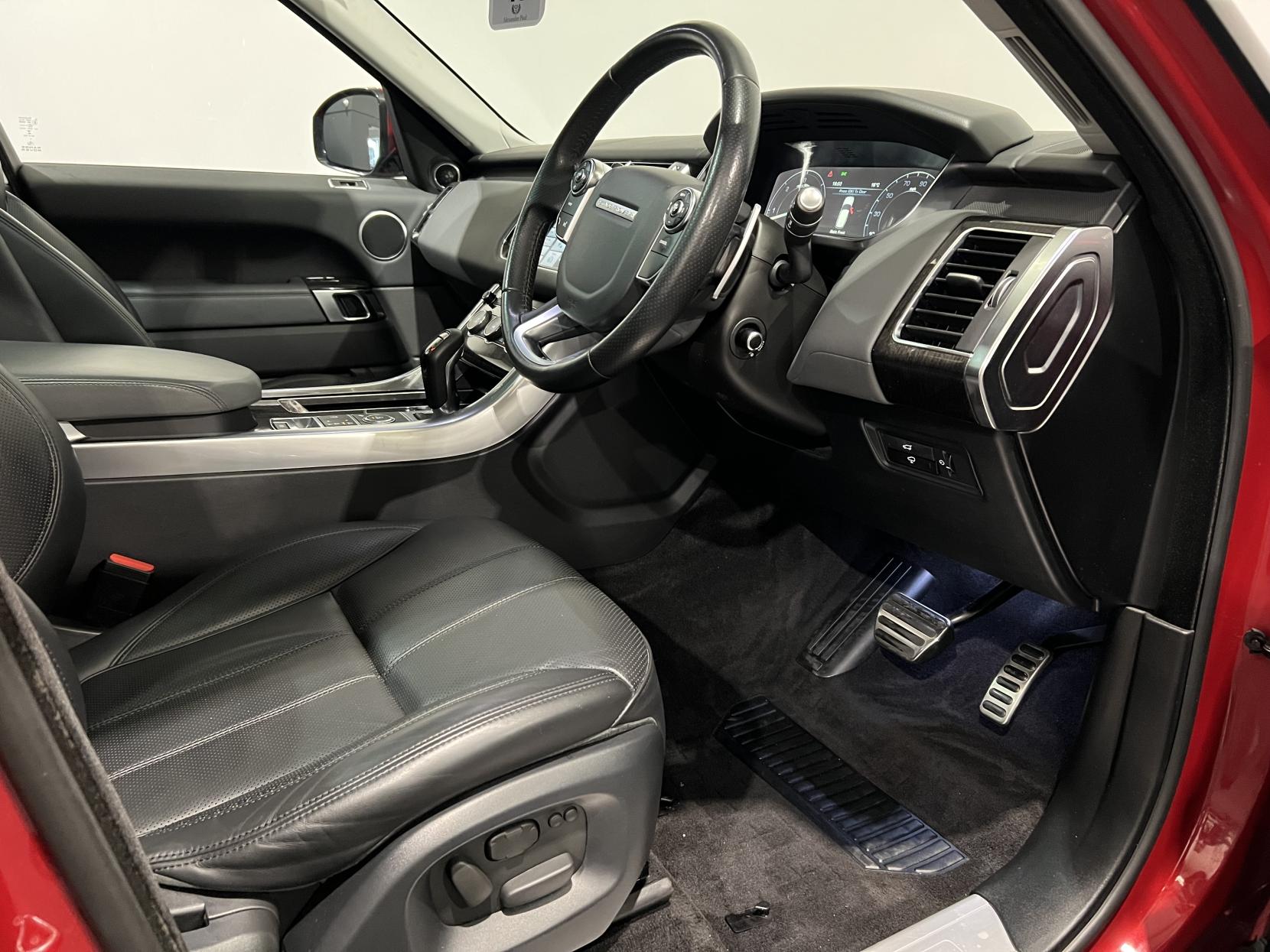 Land Rover Range Rover Sport 3.0 SD V6 HSE SUV 5dr Diesel Auto 4WD Euro 5 (s/s) (306 ps)