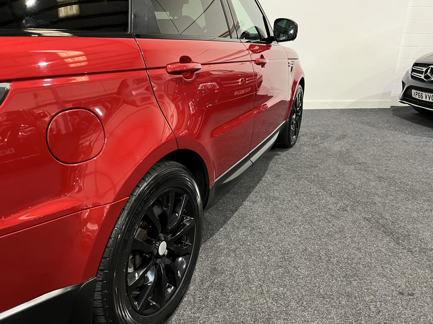 Land Rover Range Rover Sport 3.0 SD V6 HSE SUV 5dr Diesel Auto 4WD Euro 5 (s/s) (306 ps)