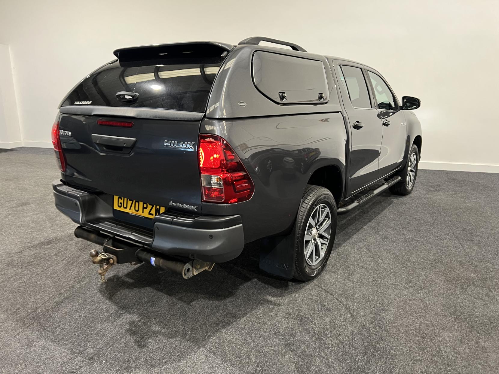 Toyota Hilux 2.4 D-4D Invincible X Pickup Double Cab 4dr Diesel Auto 4WD Euro 6 (s/s) (TSS) (150 ps)