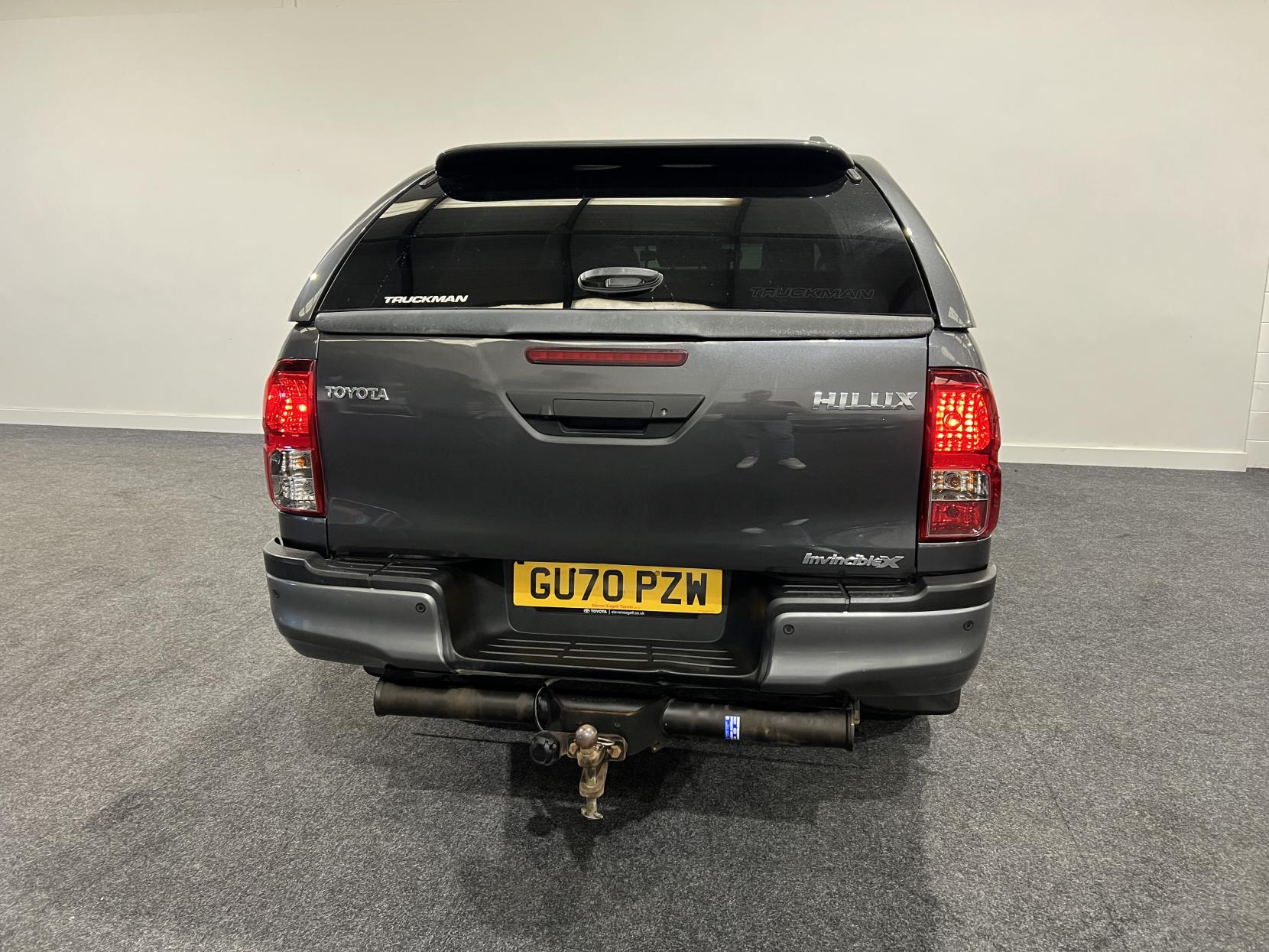 Toyota Hilux 2.4 D-4D Invincible X Pickup Double Cab 4dr Diesel Auto 4WD Euro 6 (s/s) (TSS) (150 ps)