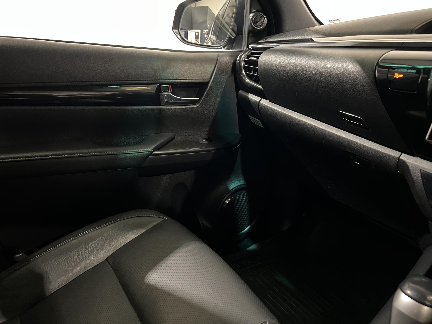 Toyota Hilux 2.4 D-4D Invincible X Pickup Double Cab 4dr Diesel Auto 4WD Euro 6 (s/s) (TSS) (150 ps)