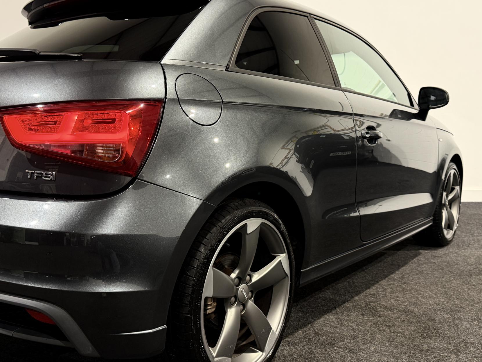 Audi A1 1.4 TFSI CoD Black Edition Hatchback 3dr Petrol S Tronic Euro 5 (s/s) (140 ps)