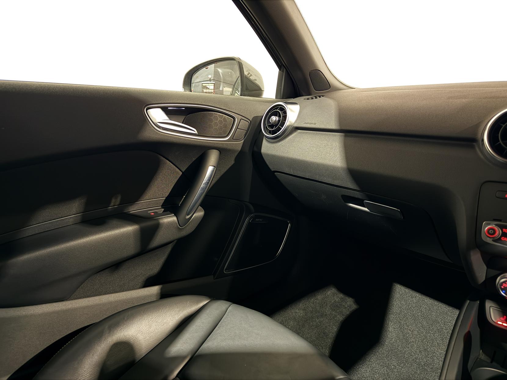 Audi A1 1.4 TFSI CoD Black Edition Hatchback 3dr Petrol S Tronic Euro 5 (s/s) (140 ps)