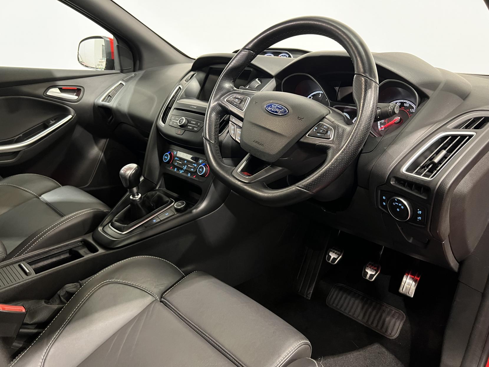 Ford Focus 2.0 TDCi ST-3 Hatchback 5dr Diesel Manual Euro 6 (s/s) (185 ps)
