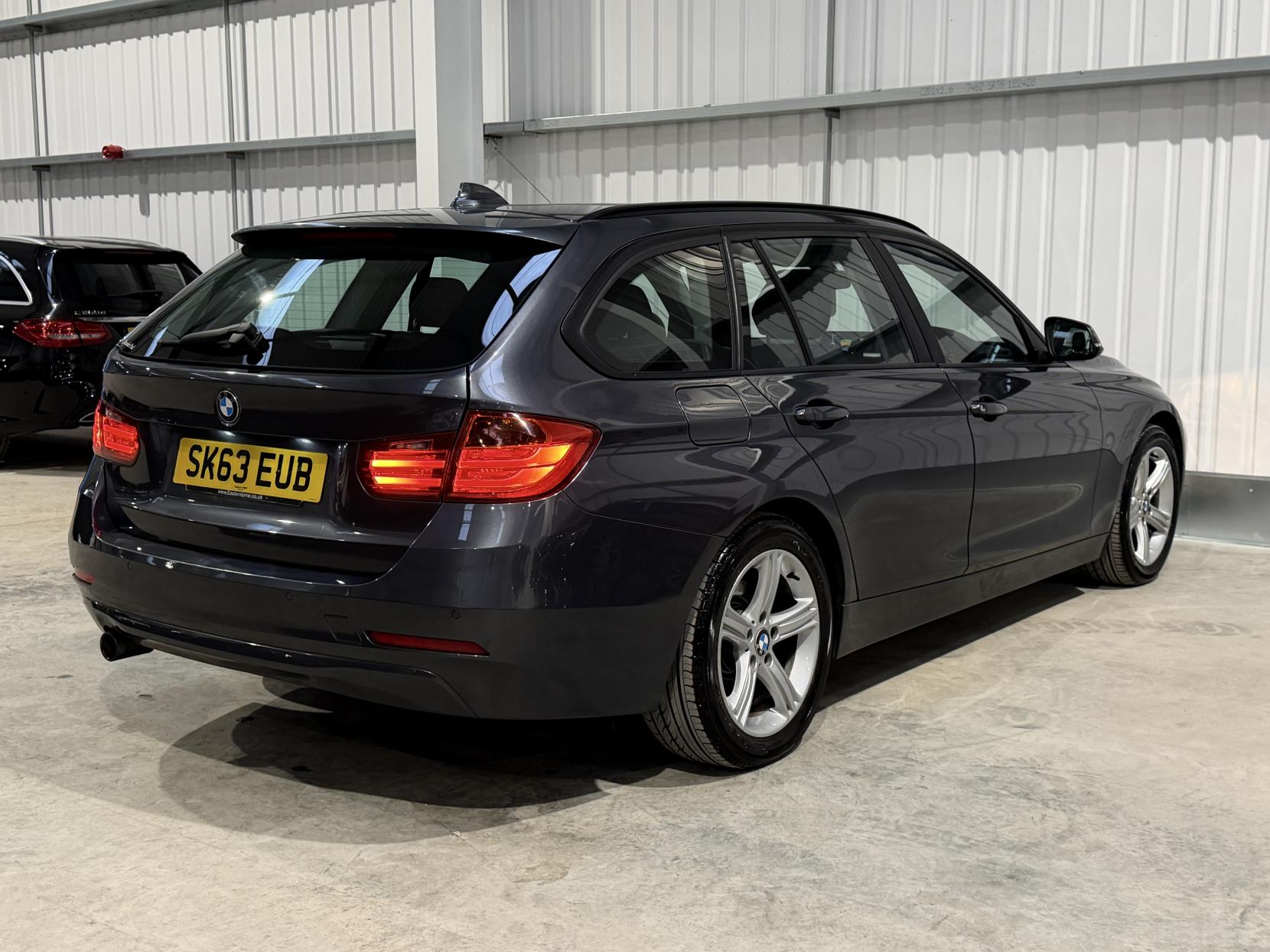 BMW 3 Series 2.0 320i SE Touring 5dr Petrol Auto Euro 6 (s/s) (184 ps)