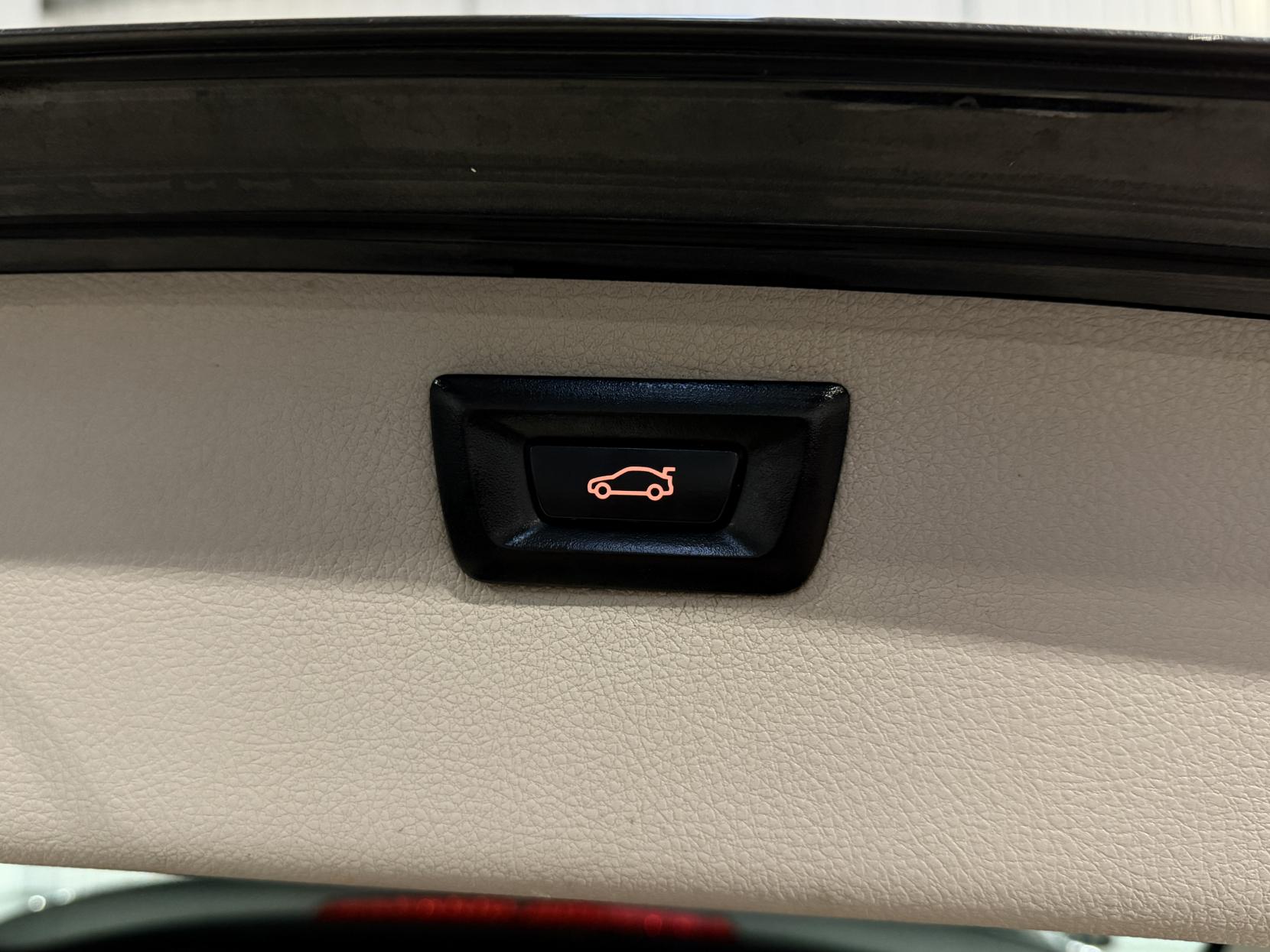 BMW 3 Series 2.0 320i SE Touring 5dr Petrol Auto Euro 6 (s/s) (184 ps)