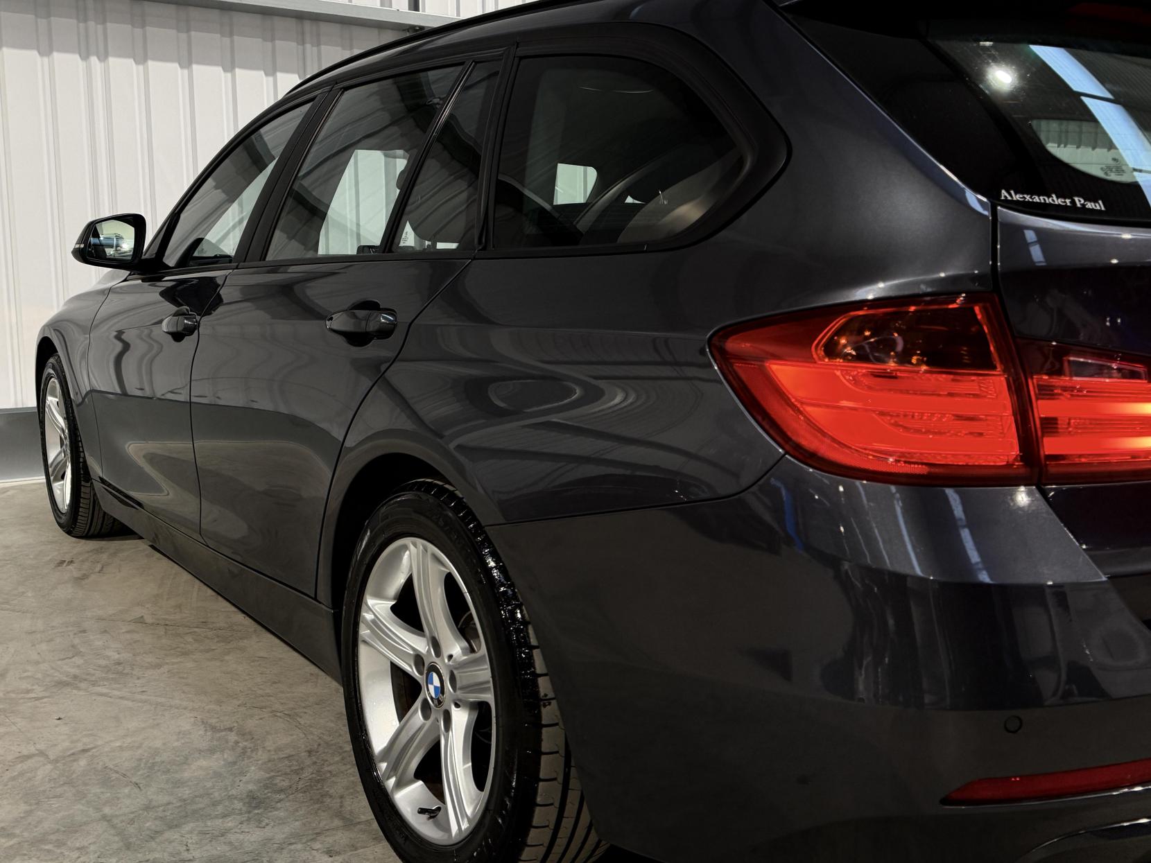 BMW 3 Series 2.0 320i SE Touring 5dr Petrol Auto Euro 6 (s/s) (184 ps)