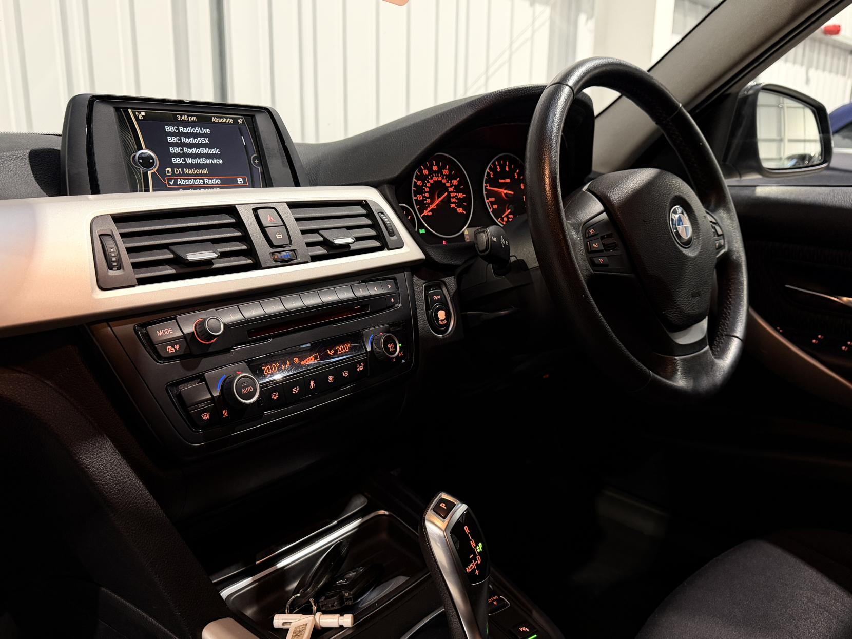 BMW 3 Series 2.0 320i SE Touring 5dr Petrol Auto Euro 6 (s/s) (184 ps)