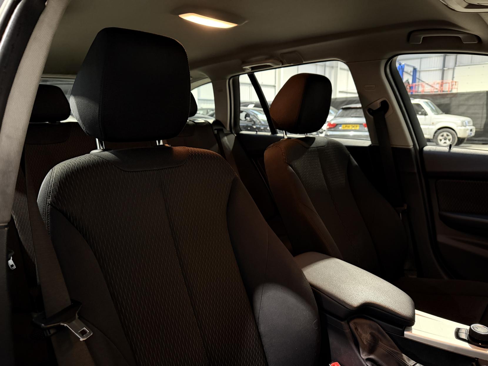 BMW 3 Series 2.0 320i SE Touring 5dr Petrol Auto Euro 6 (s/s) (184 ps)