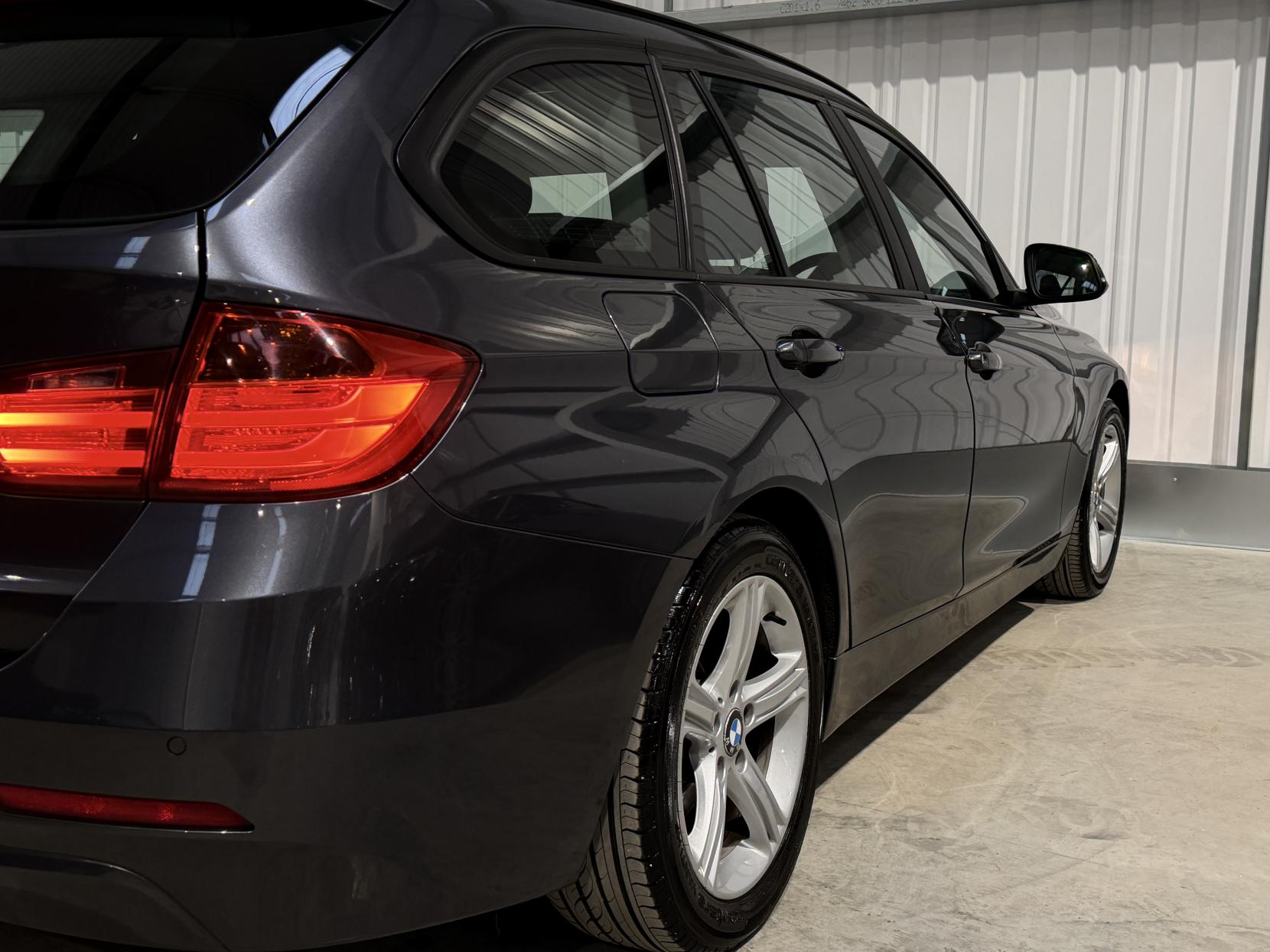 BMW 3 Series 2.0 320i SE Touring 5dr Petrol Auto Euro 6 (s/s) (184 ps)