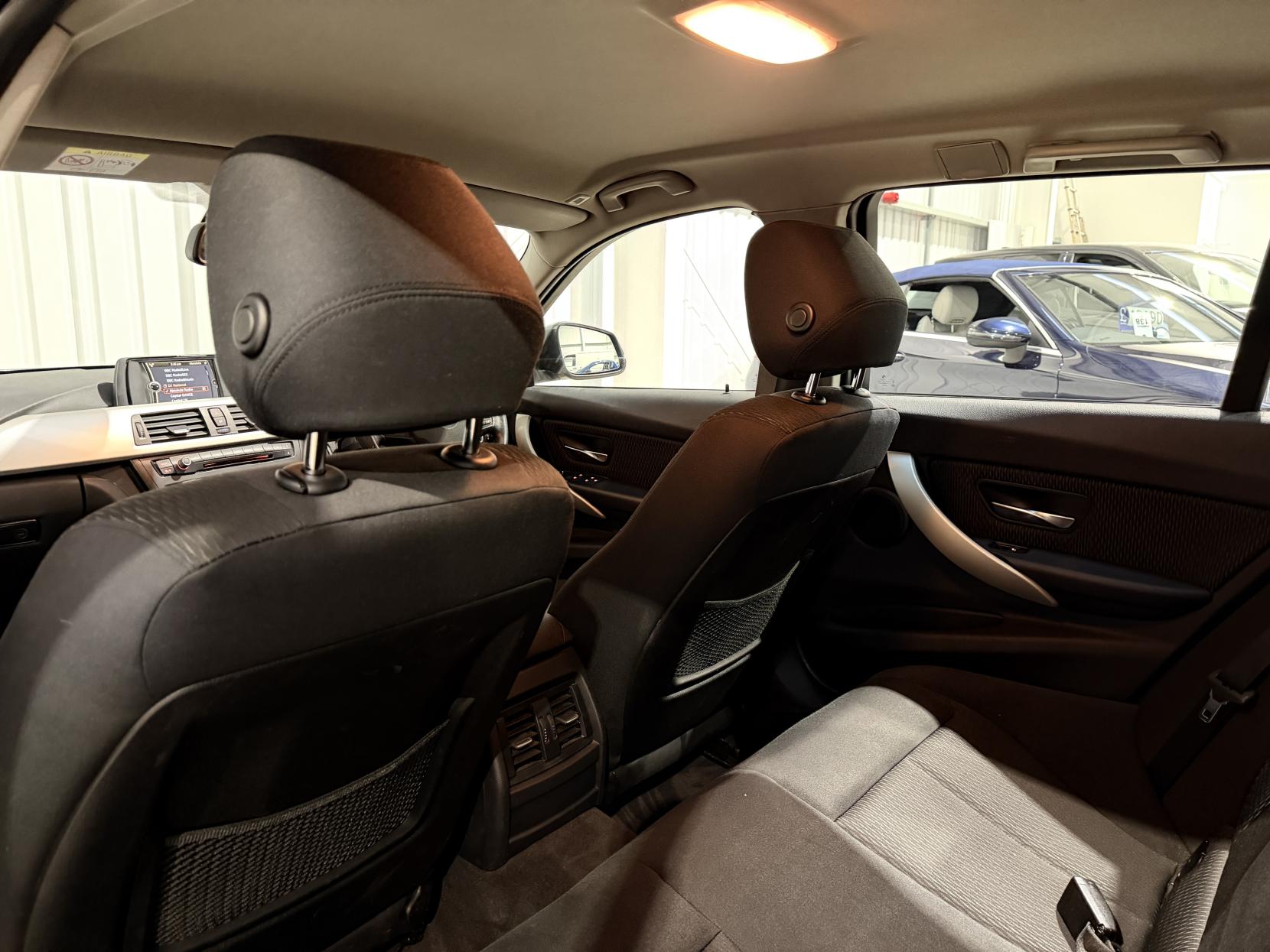 BMW 3 Series 2.0 320i SE Touring 5dr Petrol Auto Euro 6 (s/s) (184 ps)