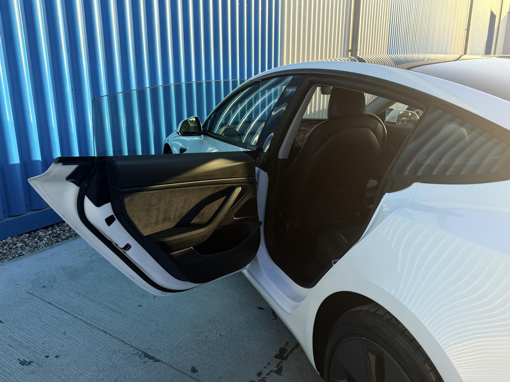 Tesla Model 3 (Dual Motor) Long Range Saloon 4dr Electric Auto 4WDE (346 ps)