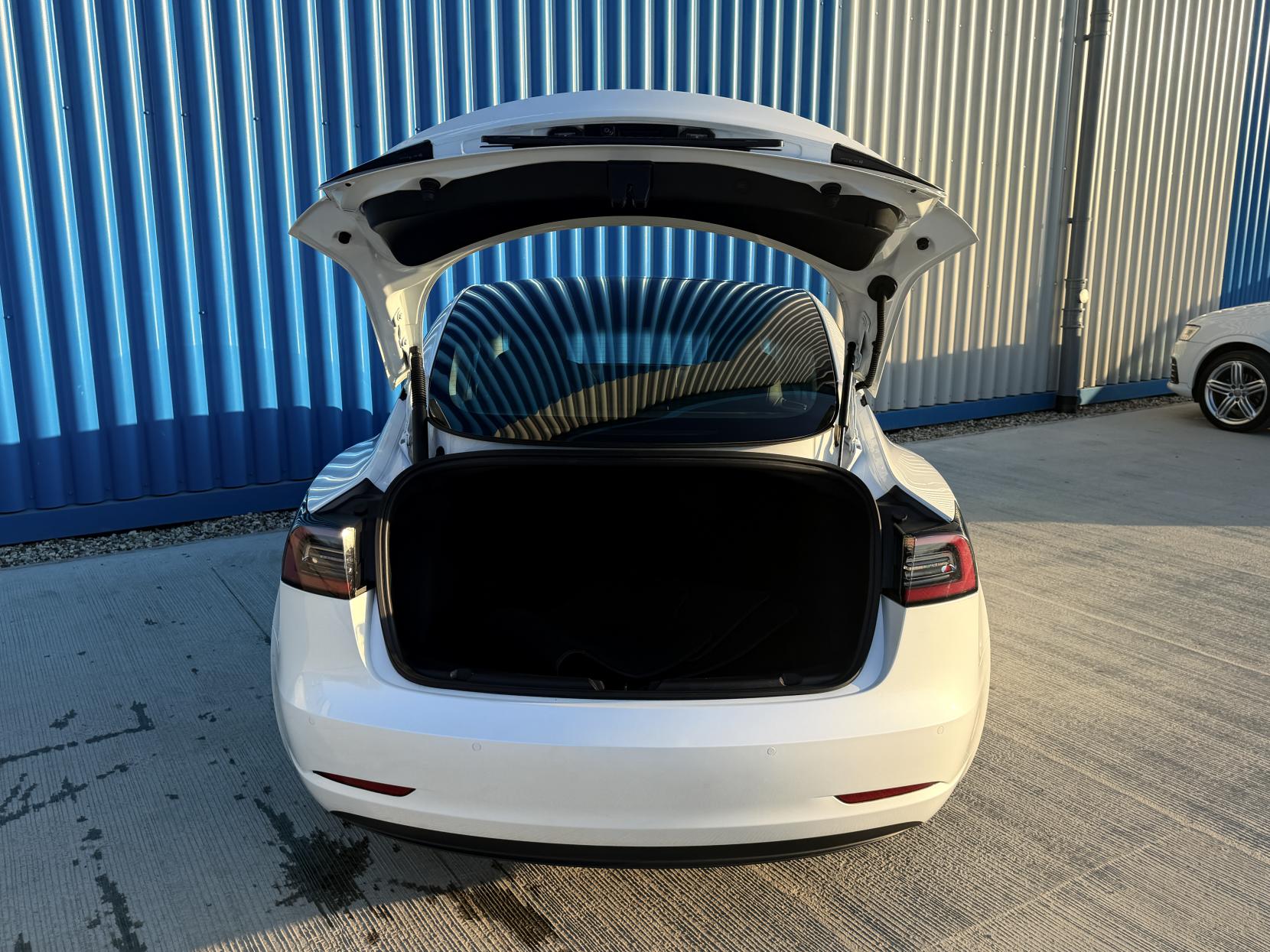 Tesla Model 3 (Dual Motor) Long Range Saloon 4dr Electric Auto 4WDE (346 ps)