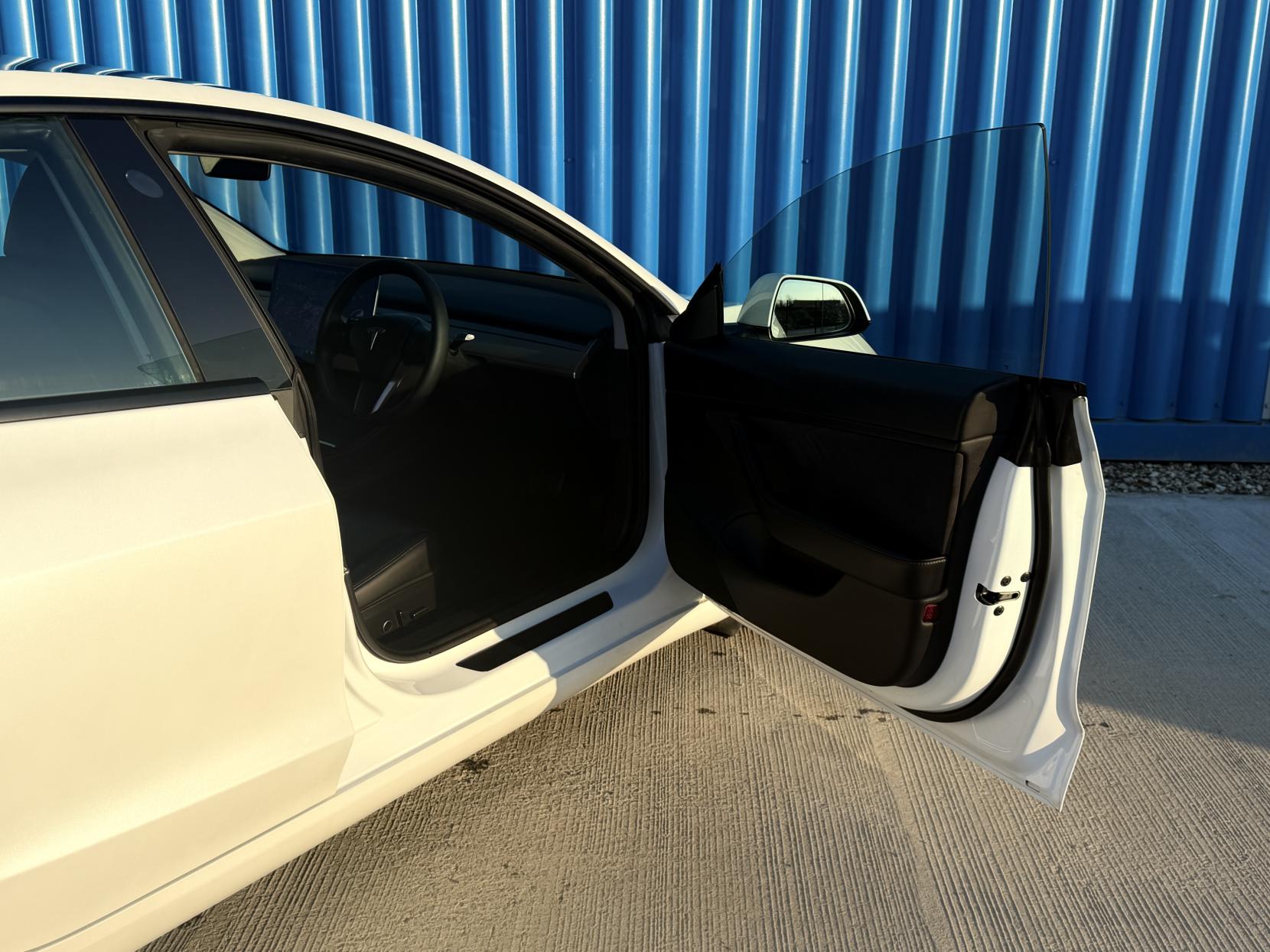 Tesla Model 3 (Dual Motor) Long Range Saloon 4dr Electric Auto 4WDE (346 ps)