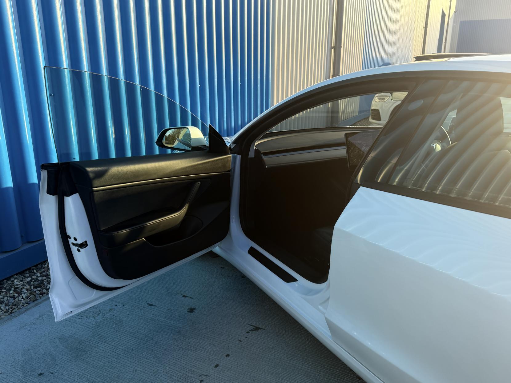 Tesla Model 3 (Dual Motor) Long Range Saloon 4dr Electric Auto 4WDE (346 ps)