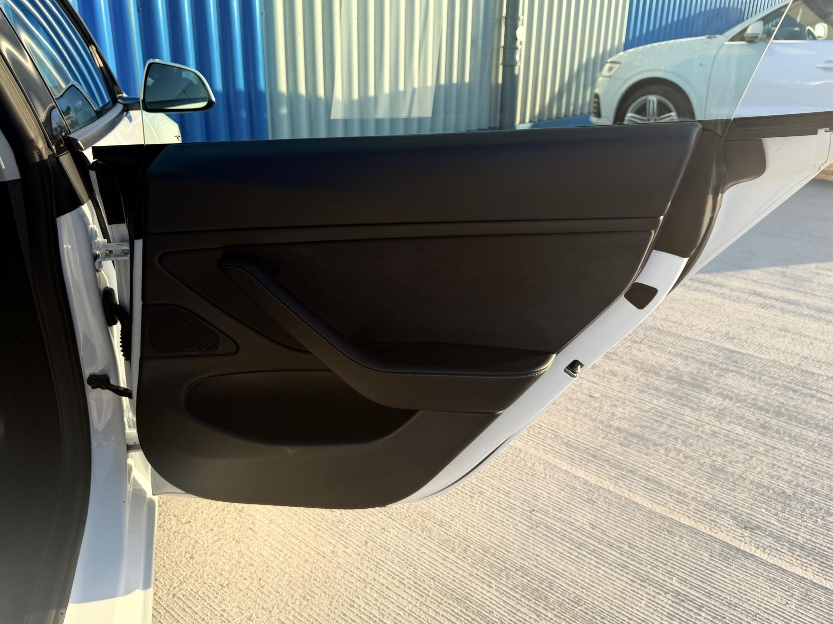 Tesla Model 3 (Dual Motor) Long Range Saloon 4dr Electric Auto 4WDE (346 ps)