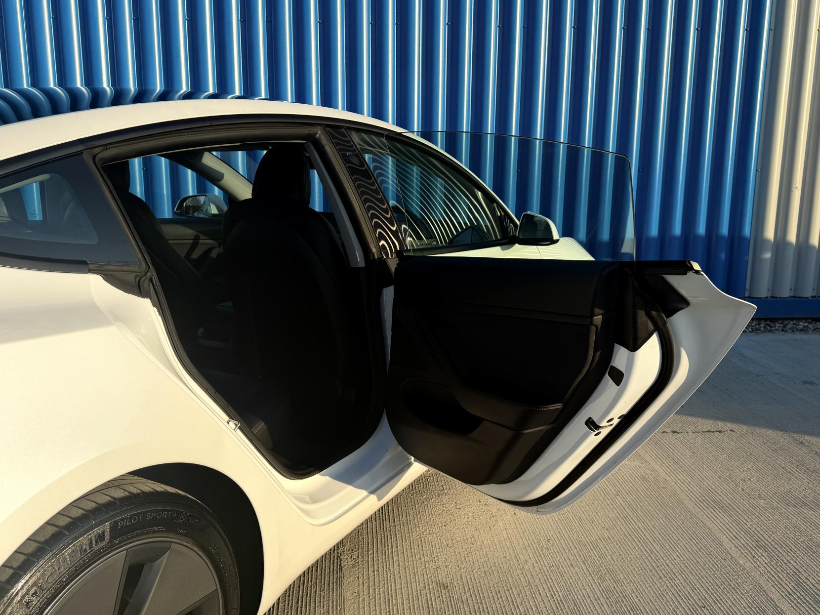 Tesla Model 3 (Dual Motor) Long Range Saloon 4dr Electric Auto 4WDE (346 ps)