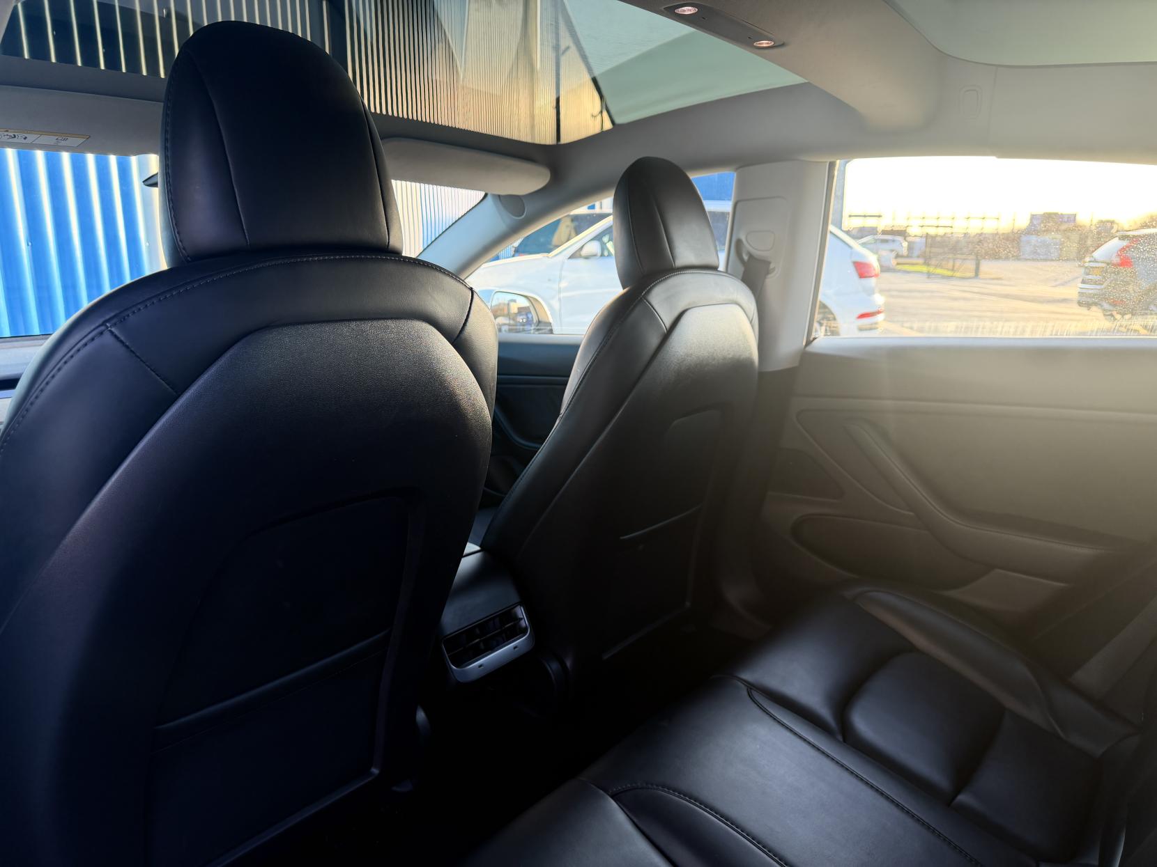 Tesla Model 3 (Dual Motor) Long Range Saloon 4dr Electric Auto 4WDE (346 ps)