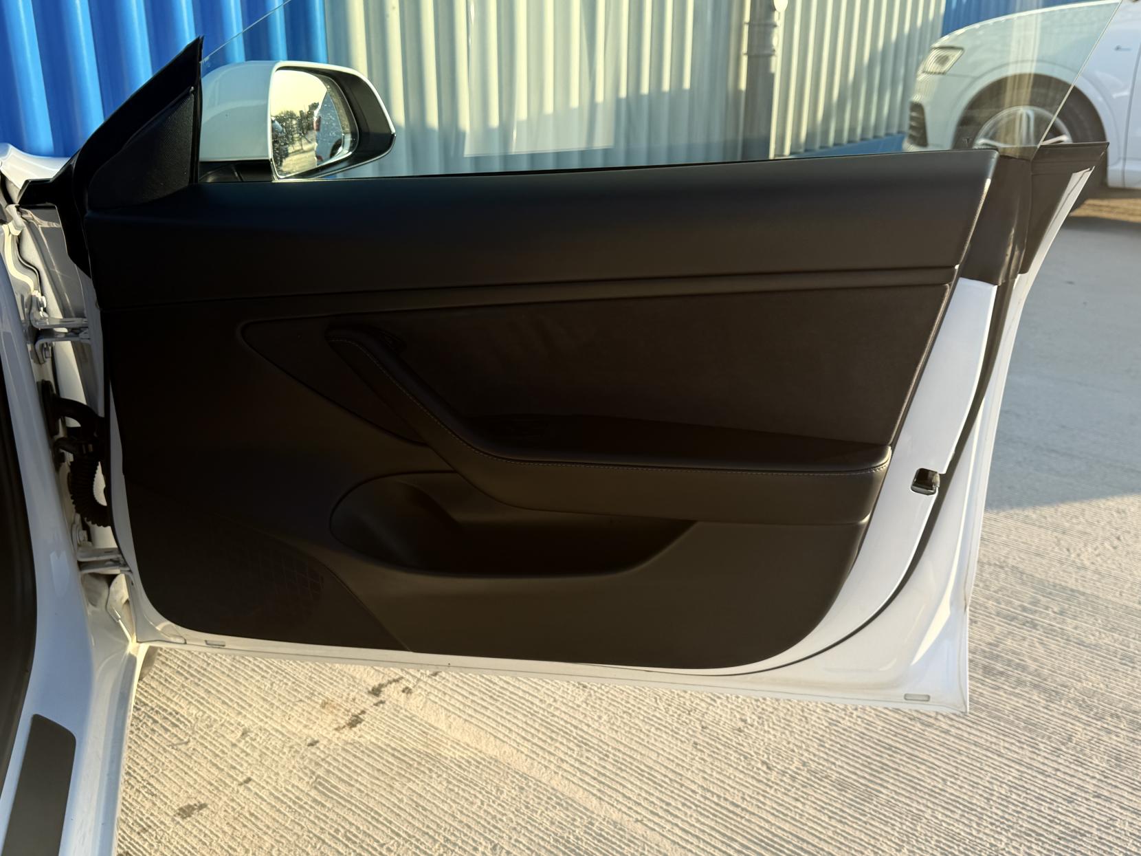 Tesla Model 3 (Dual Motor) Long Range Saloon 4dr Electric Auto 4WDE (346 ps)