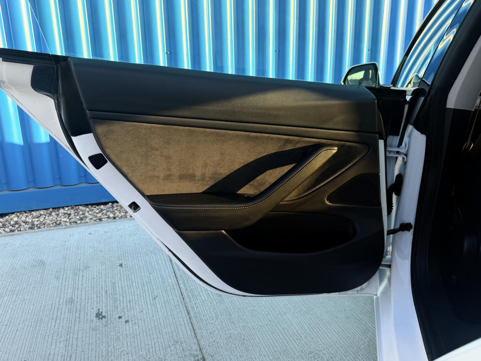 Tesla Model 3 (Dual Motor) Long Range Saloon 4dr Electric Auto 4WDE (346 ps)