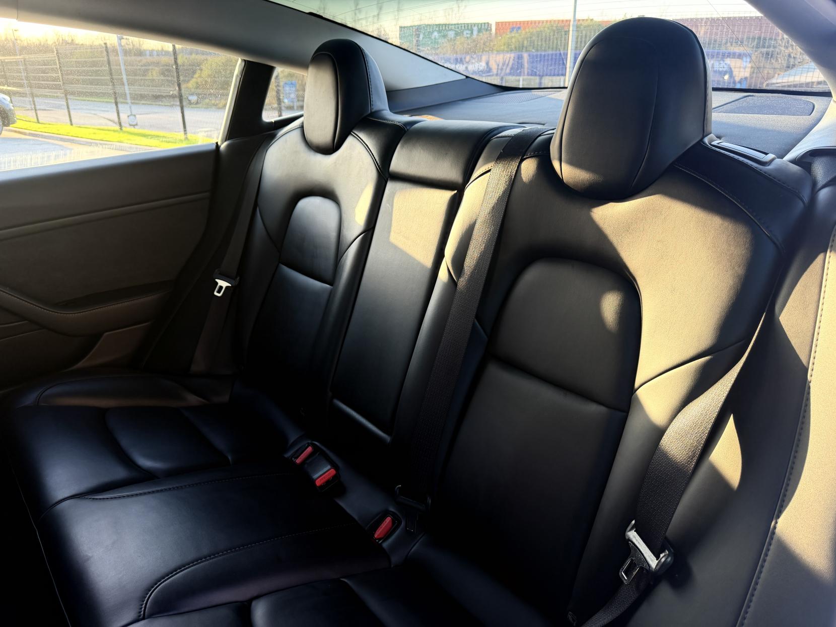 Tesla Model 3 (Dual Motor) Long Range Saloon 4dr Electric Auto 4WDE (346 ps)