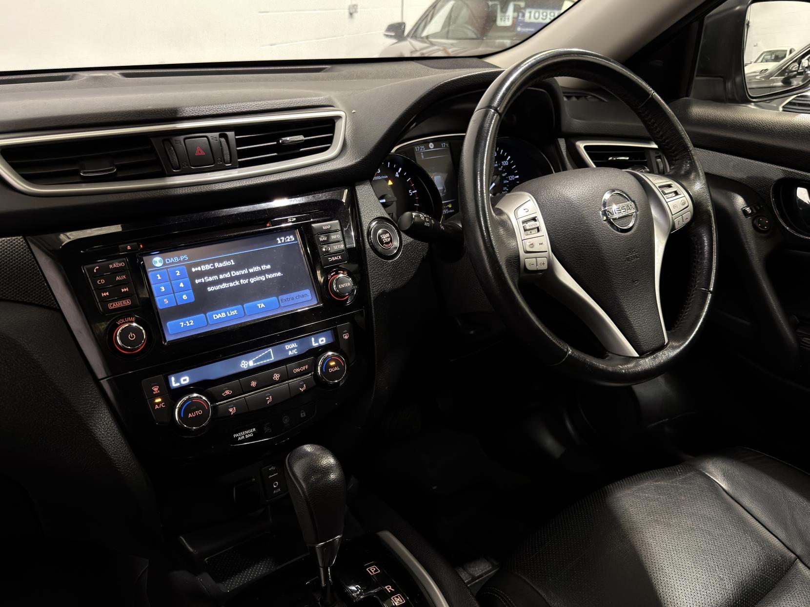 Nissan X-Trail 2.0 dCi Tekna SUV 5dr Diesel XTRON 4WD Euro 6 (s/s) (177 ps)