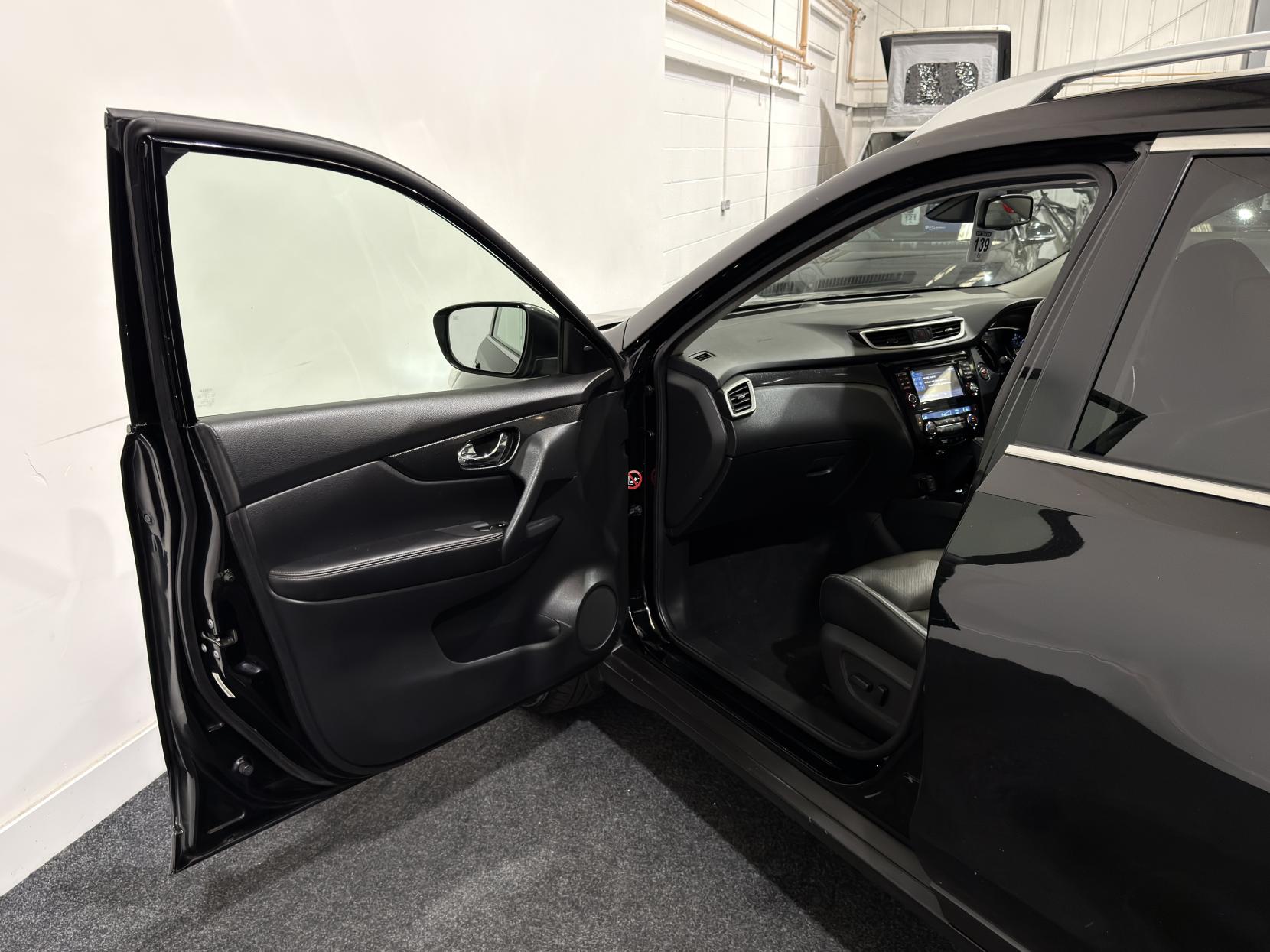 Nissan X-Trail 2.0 dCi Tekna SUV 5dr Diesel XTRON 4WD Euro 6 (s/s) (177 ps)