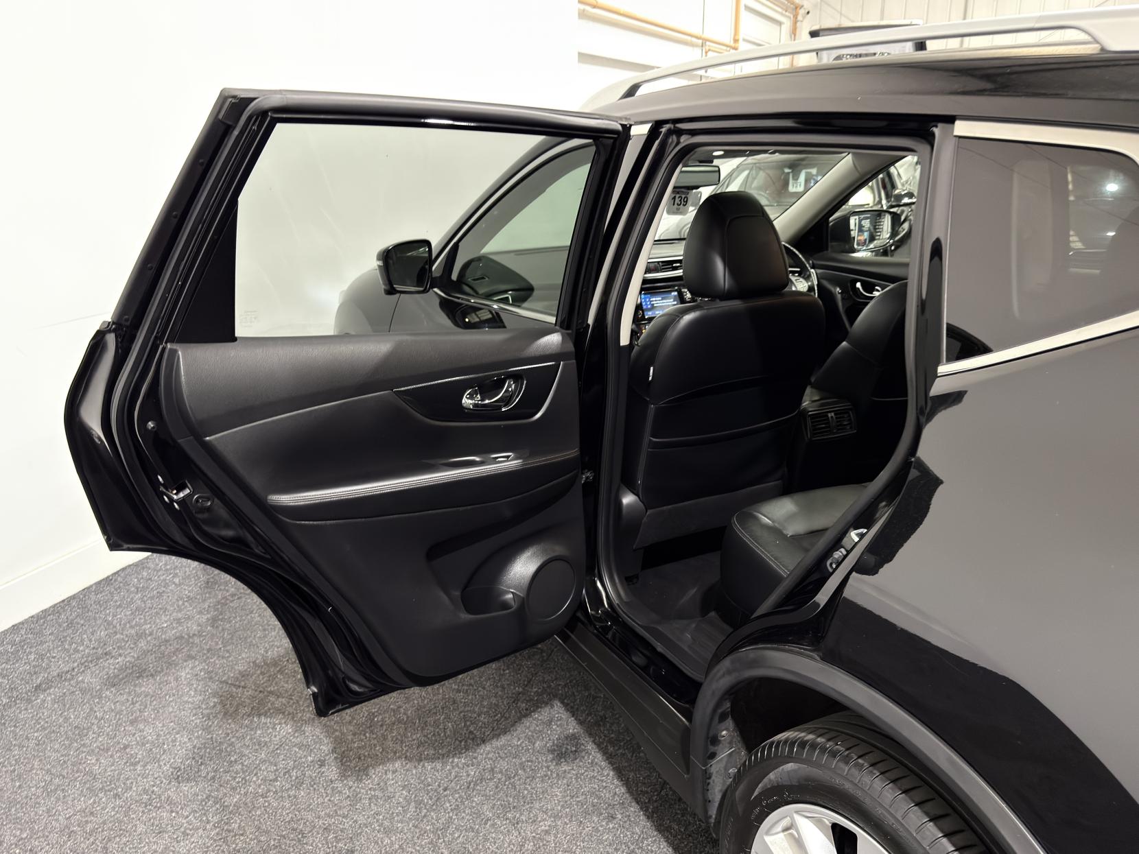 Nissan X-Trail 2.0 dCi Tekna SUV 5dr Diesel XTRON 4WD Euro 6 (s/s) (177 ps)